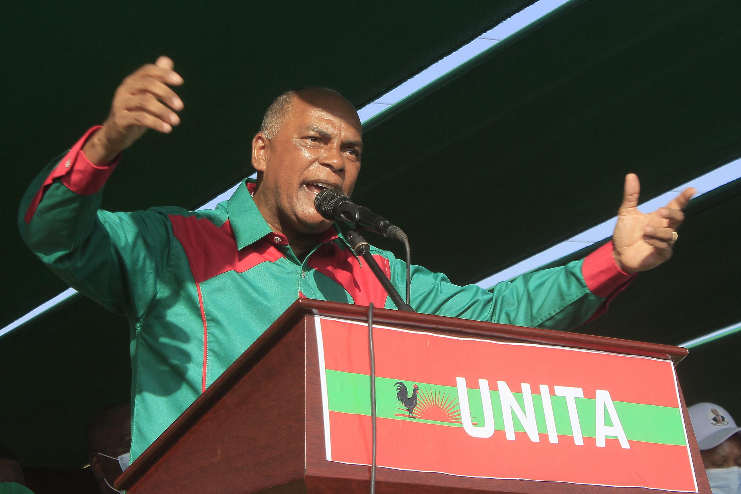 Angola: Líder da UNITA assume vitória pela primeira vez