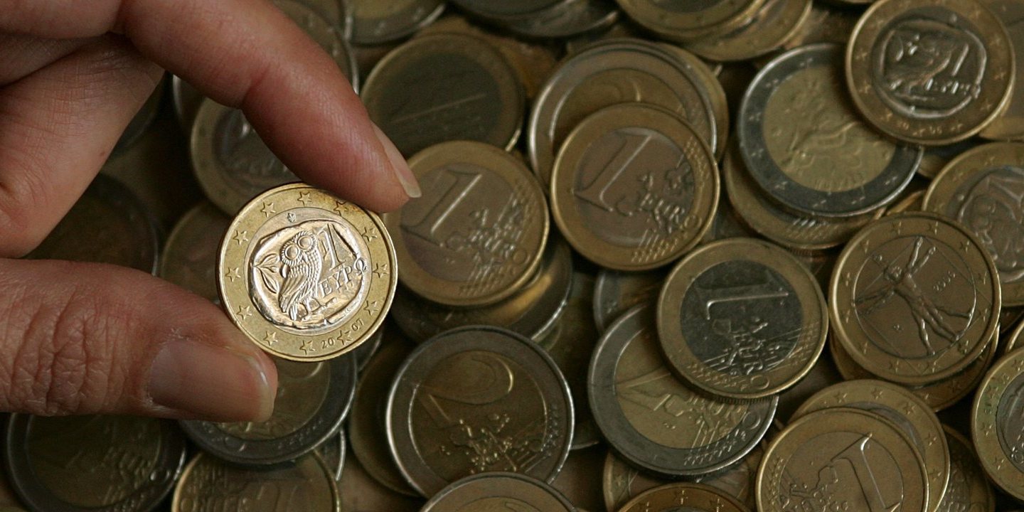 Em abril, a procura por certificados de aforro baixou mas o valor aplicado atingiu novo máximo