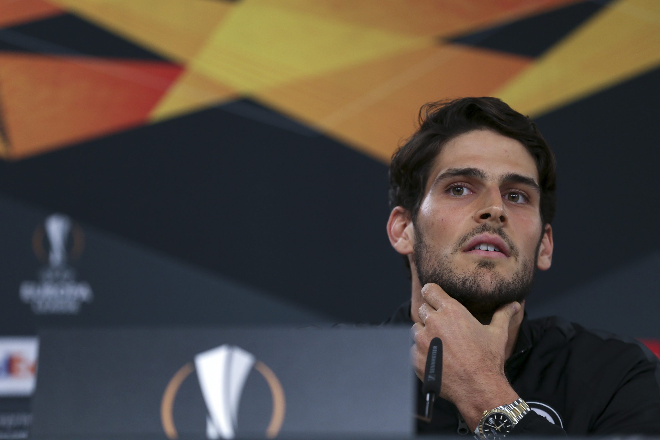 Liga Europa: Gonçalo Paciência prevê eliminatória equilibrada com Benfica, mas espera marcar na Luz