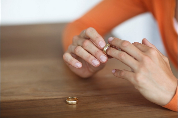 Dinamarqueses com filhos obrigados a fazer curso online para se divorciarem