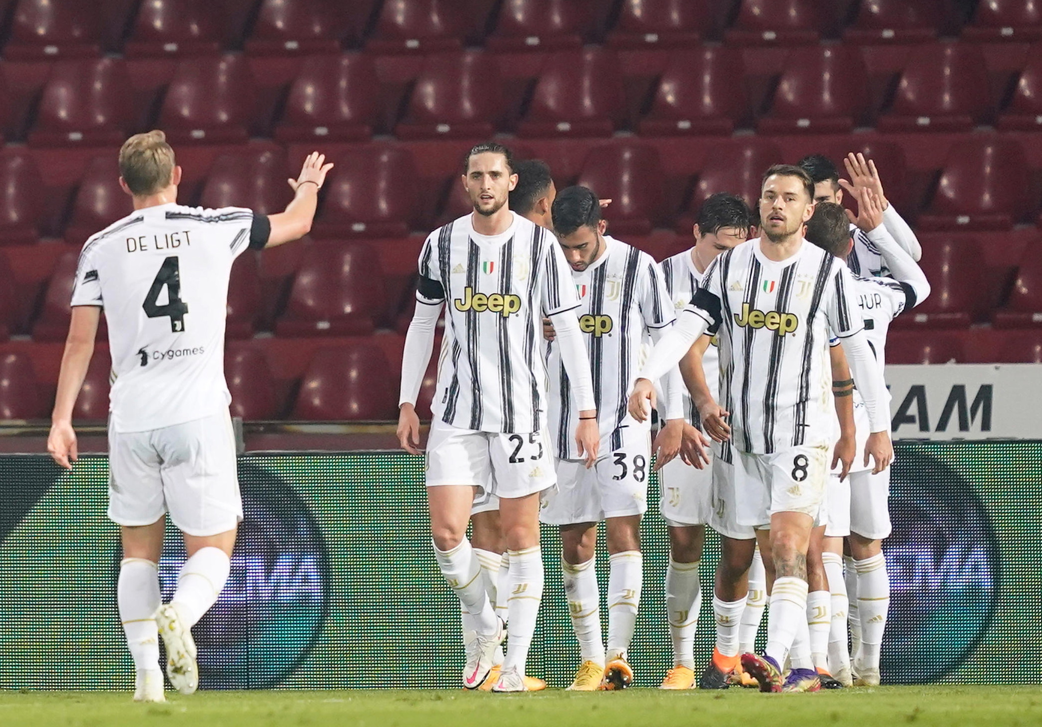 Juventus volta a empatar e pode ficar mais longe da frente em Itália
