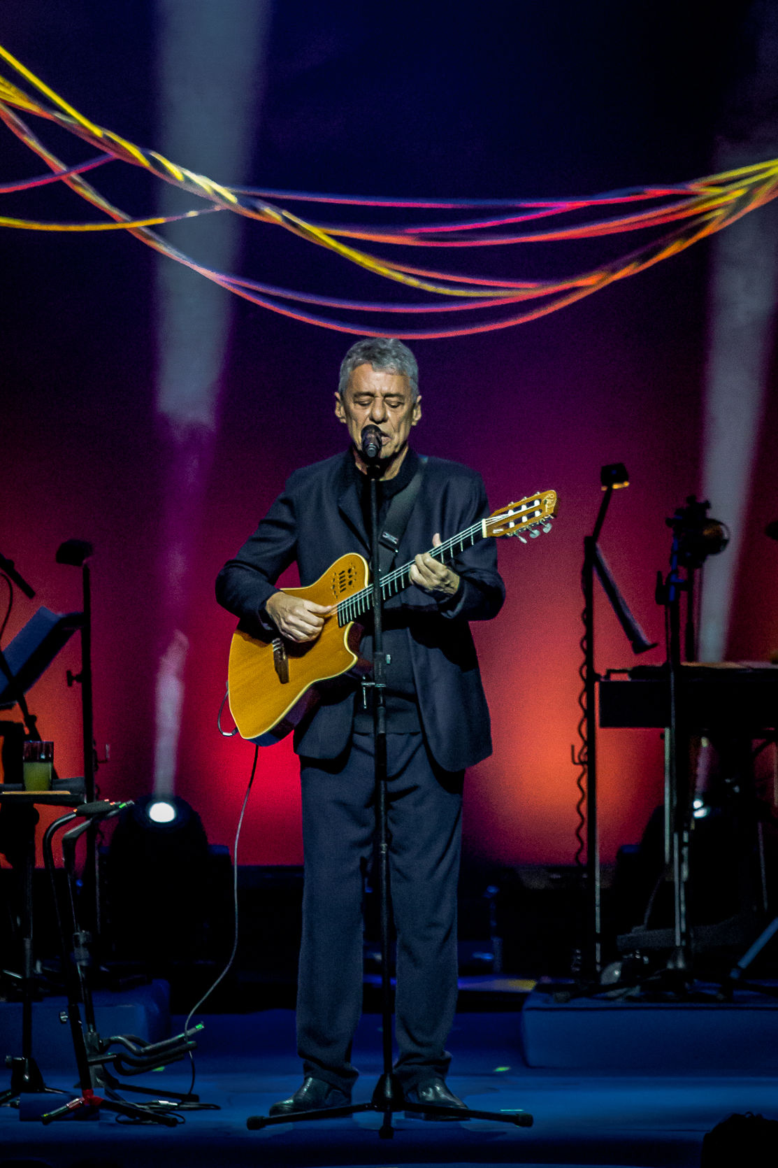 As canções de Chico Buarque fazem literatura, diz Germano Almeida