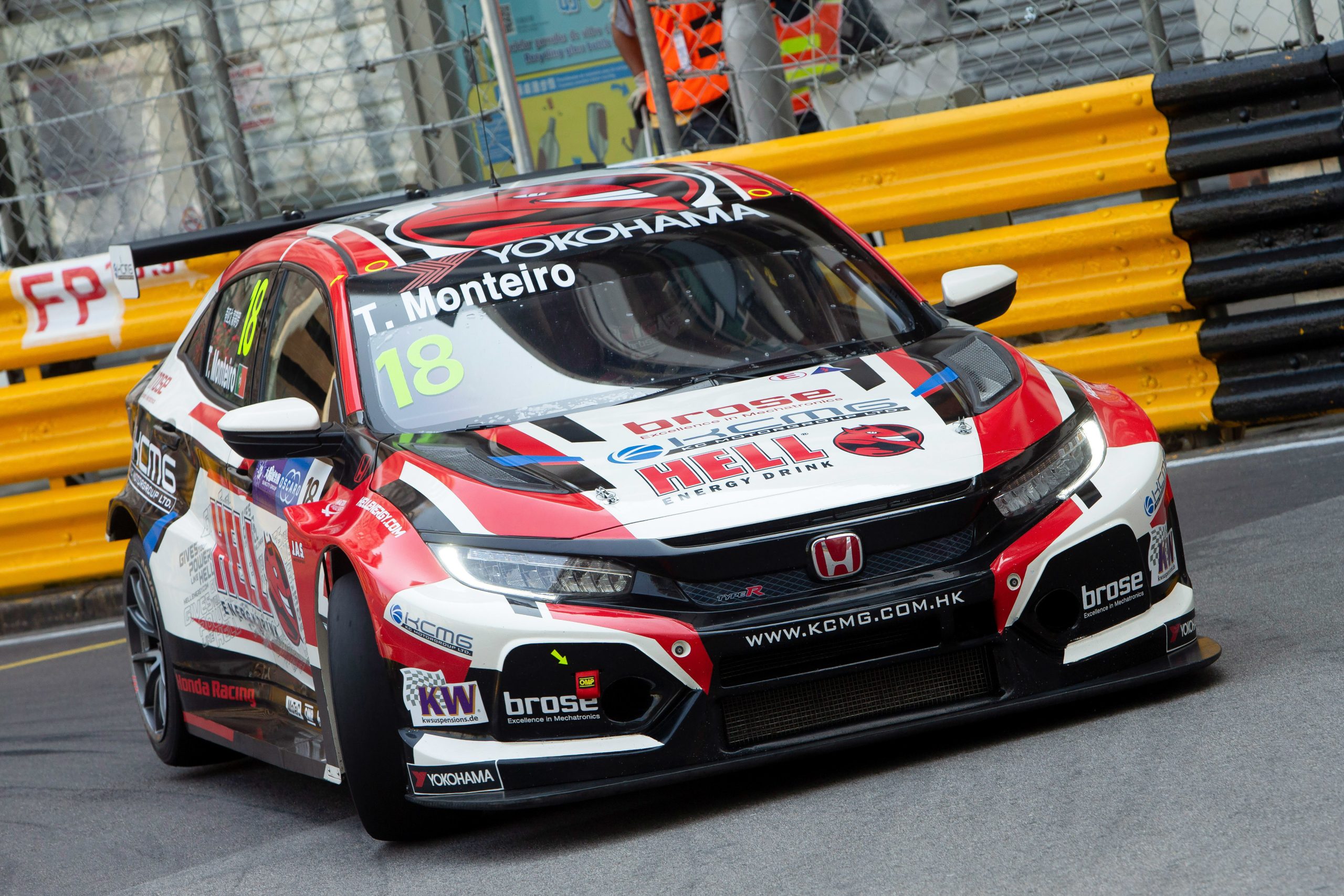 Tiago Monteiro teve fim de semana difícil no WTCR na Eslováquia
