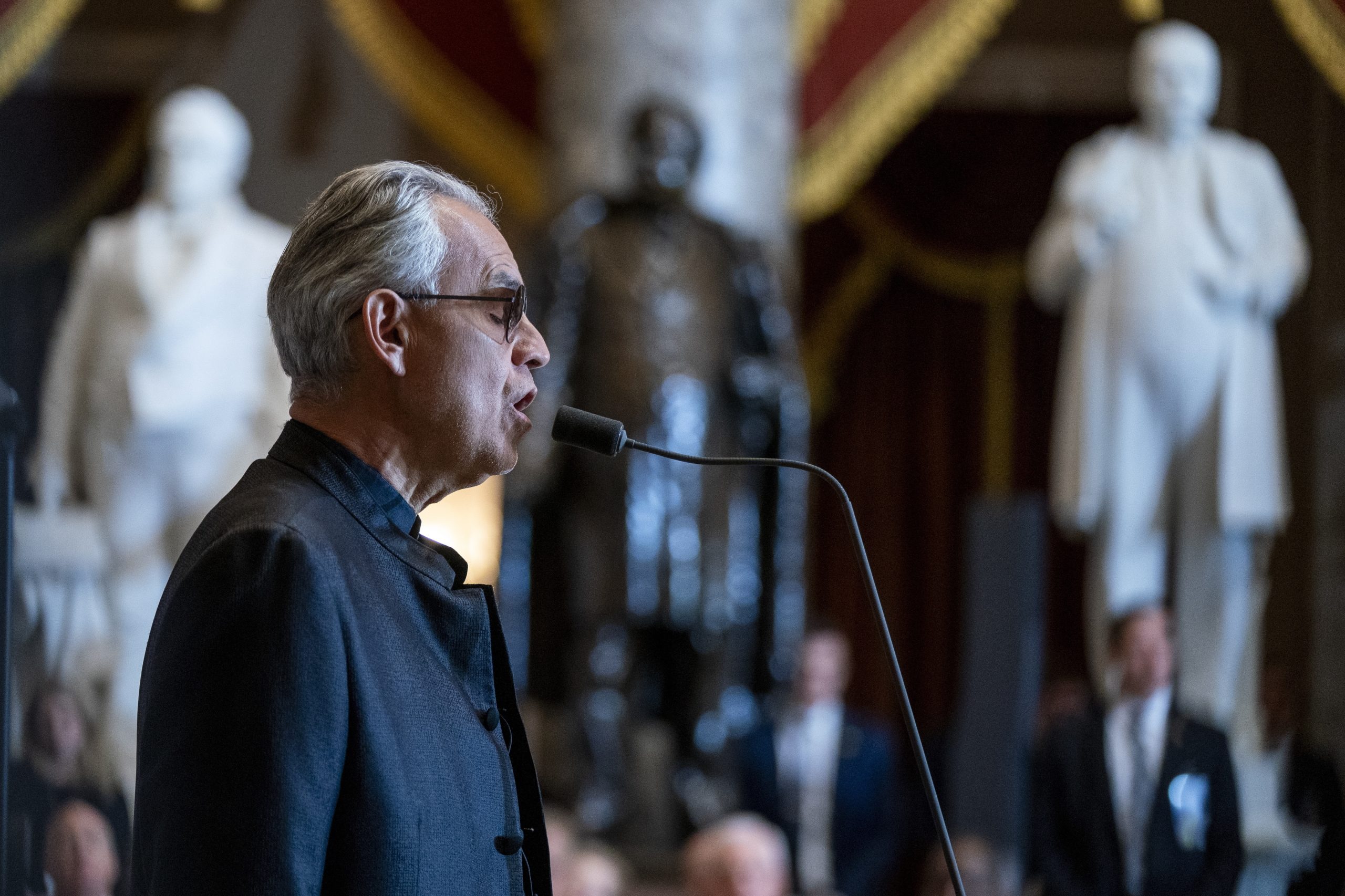 Oitenta vozes de coros de Leiria e Coimbra cantam com Andrea Bocelli em maio
