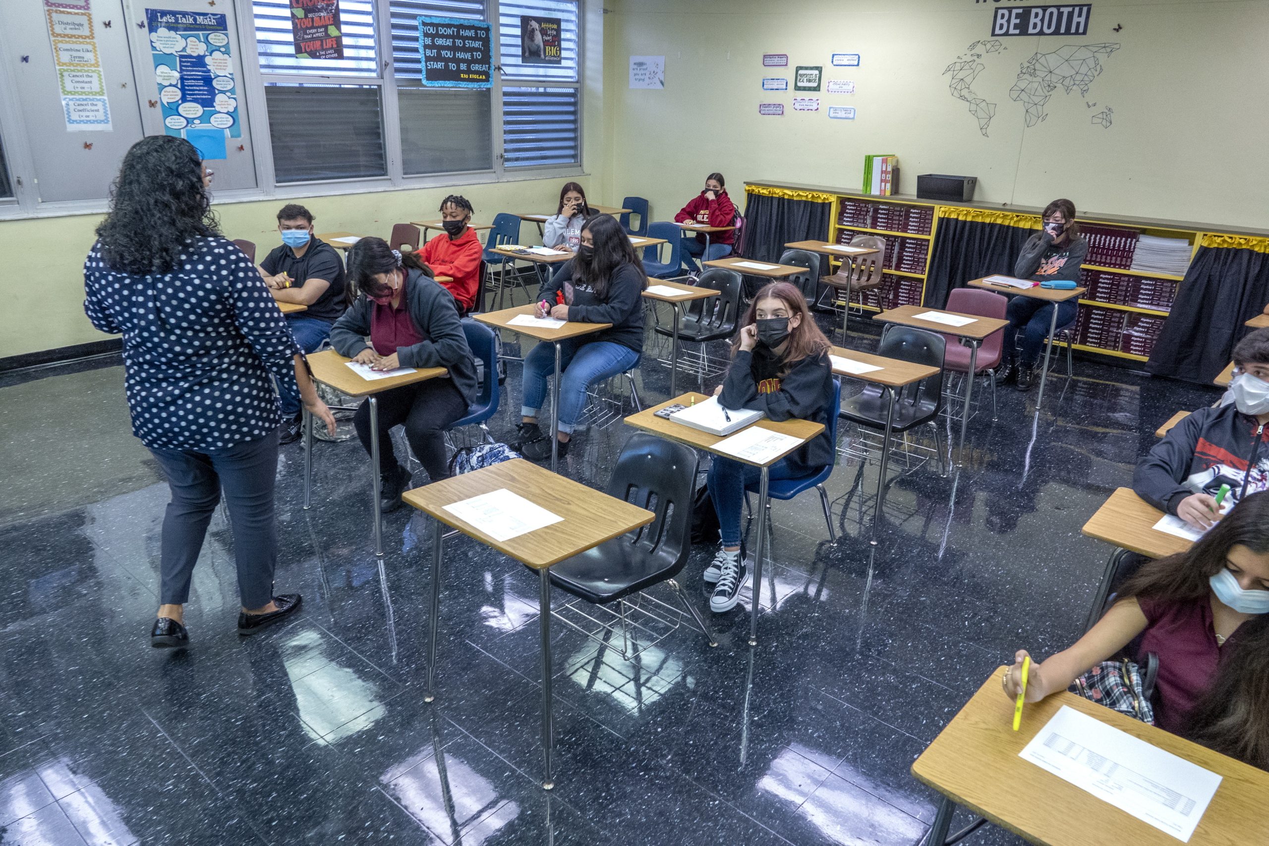 EUA: Ohio aprova legislação que permite armar professores após formação de 24 horas