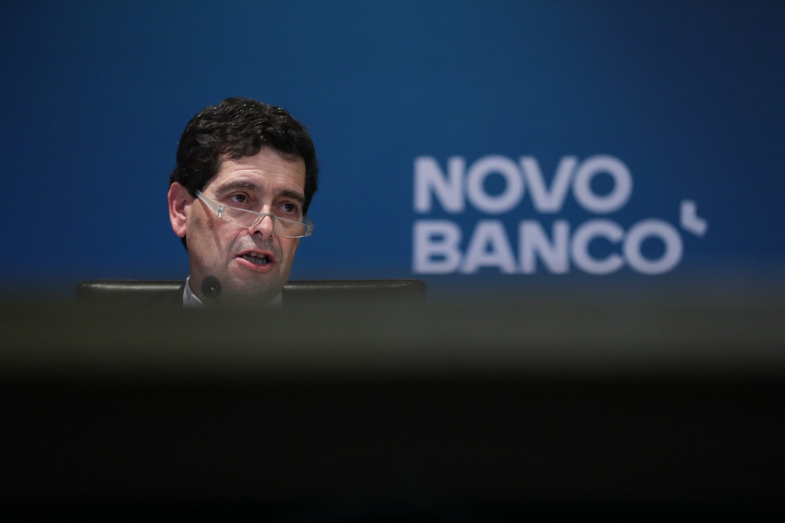Novo Banco avança com providência cautelar para receber 112 milhões de euros do Fundo de Resolução