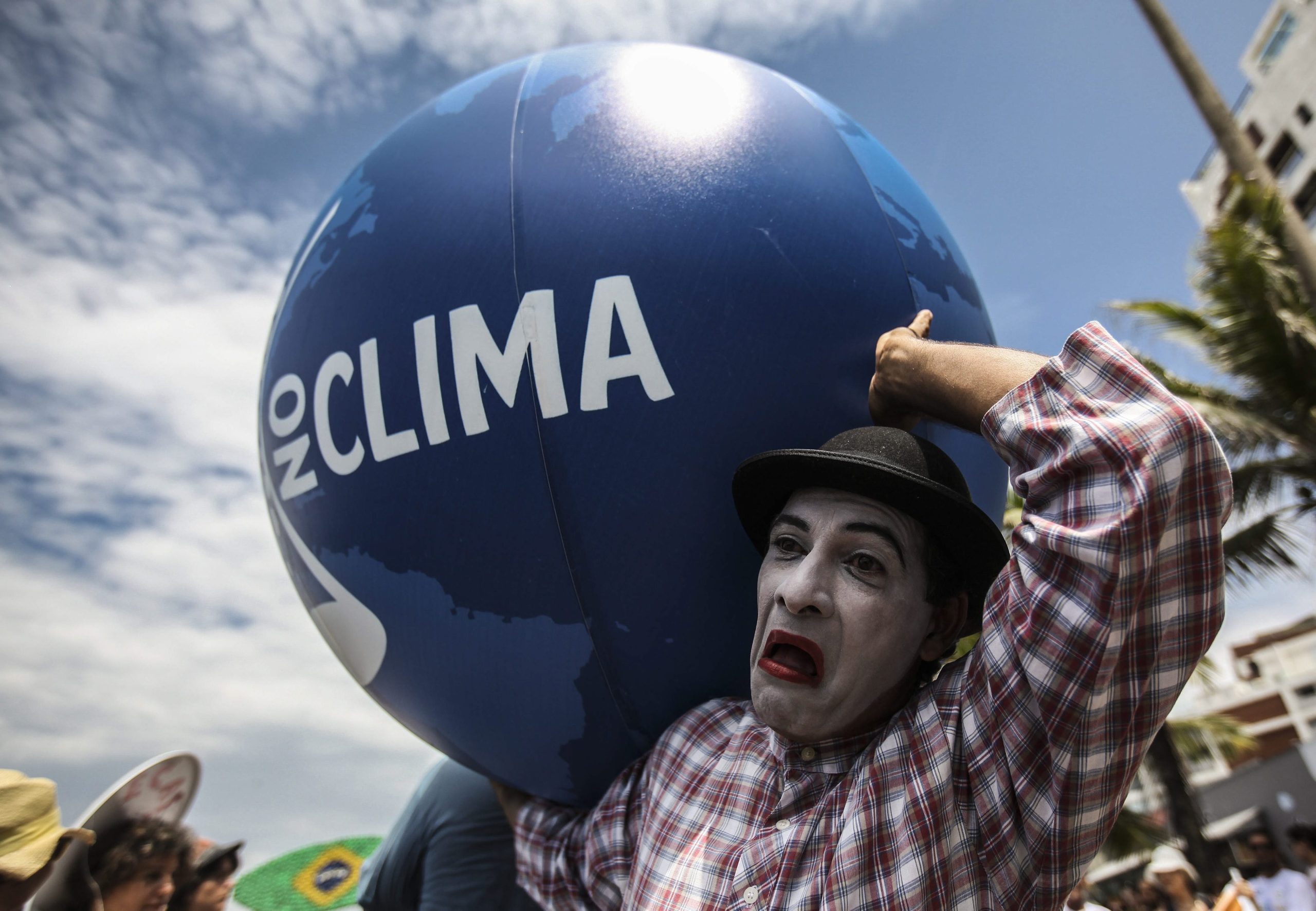Países “fizeram poucos progressos” ambientais desde acordo de Paris, alerta estudo