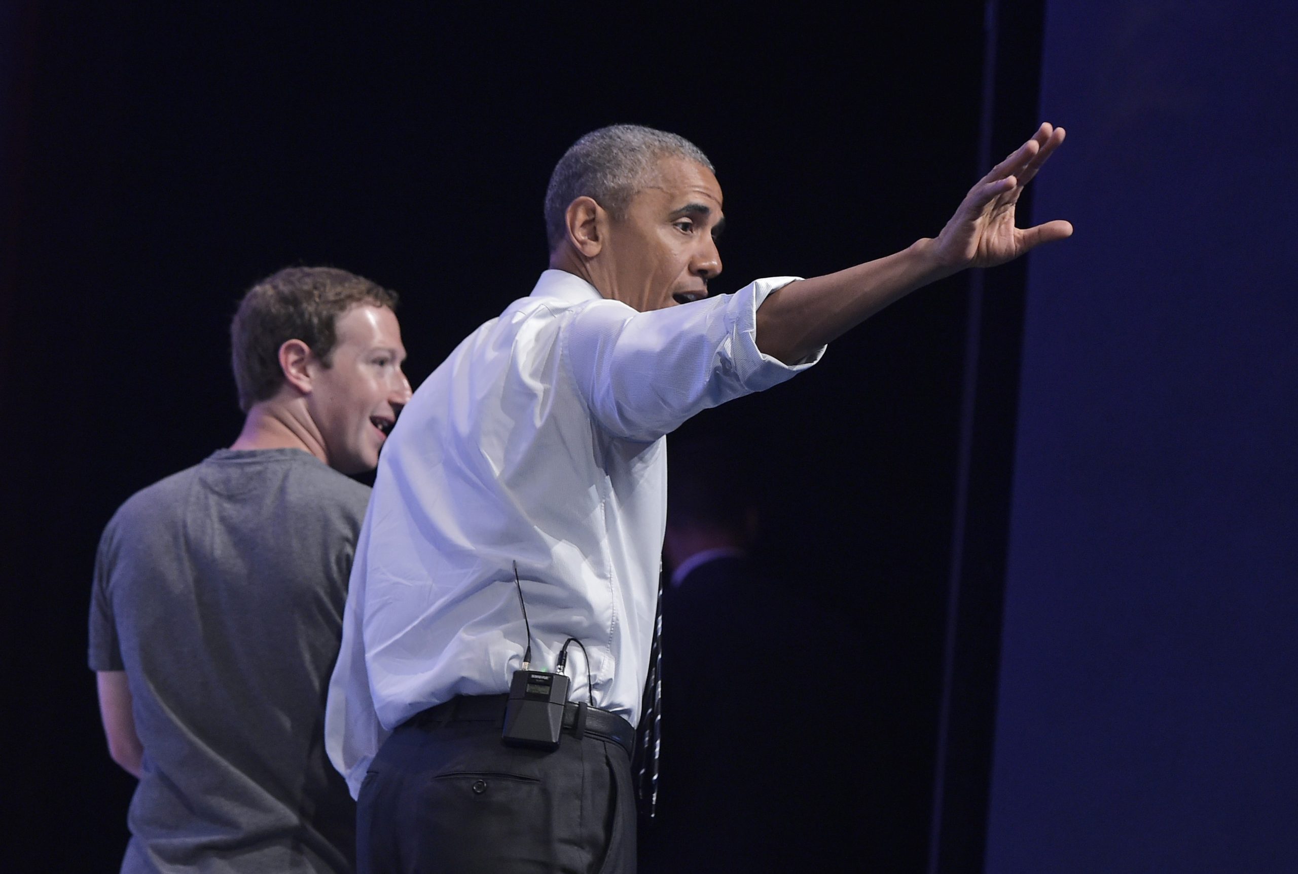 Obama alertou CEO do Facebook sobre interferência russa