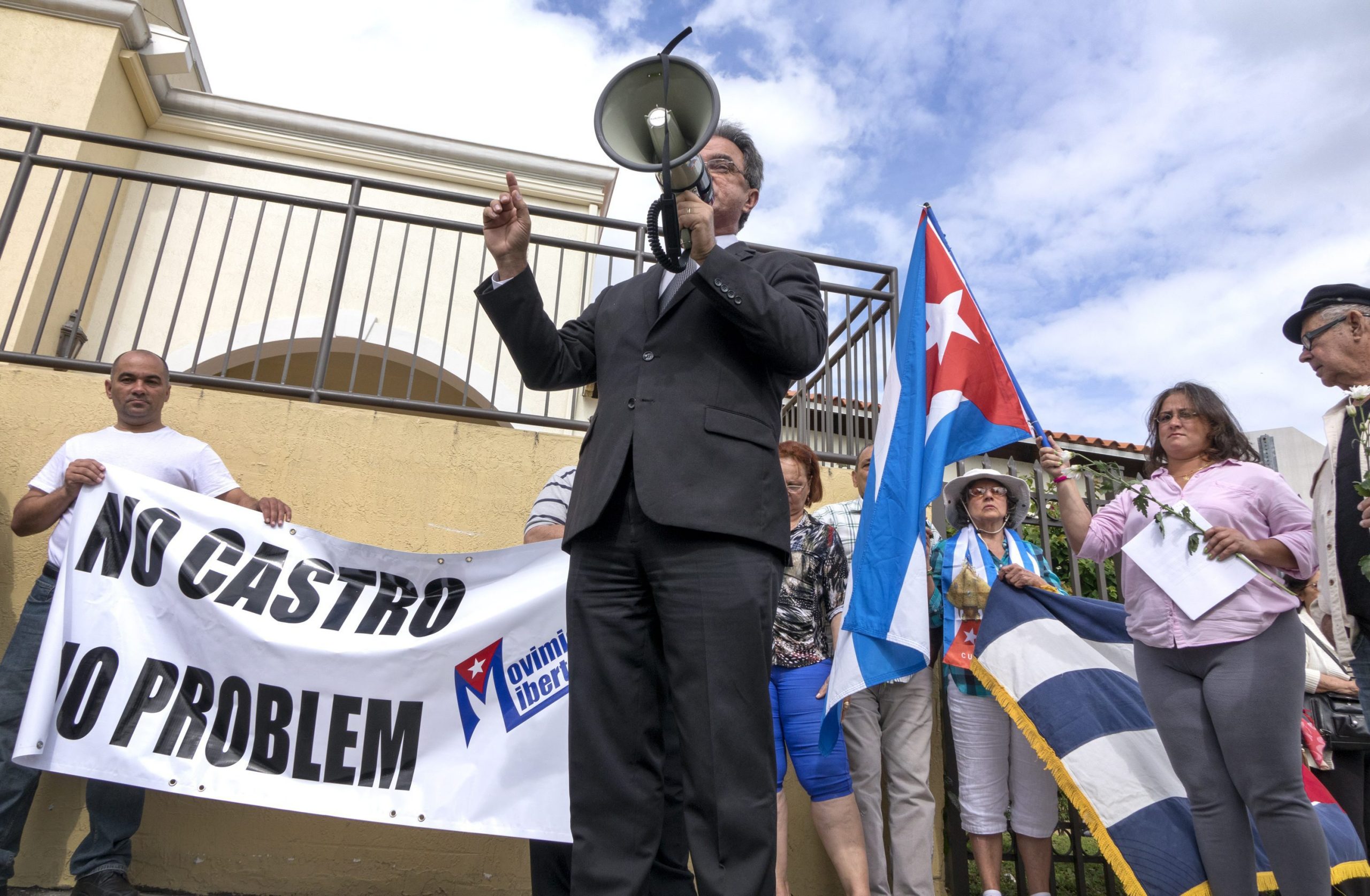 Ativista cubano enfrenta deportação após exílio de mais de 50 anos nos EUA