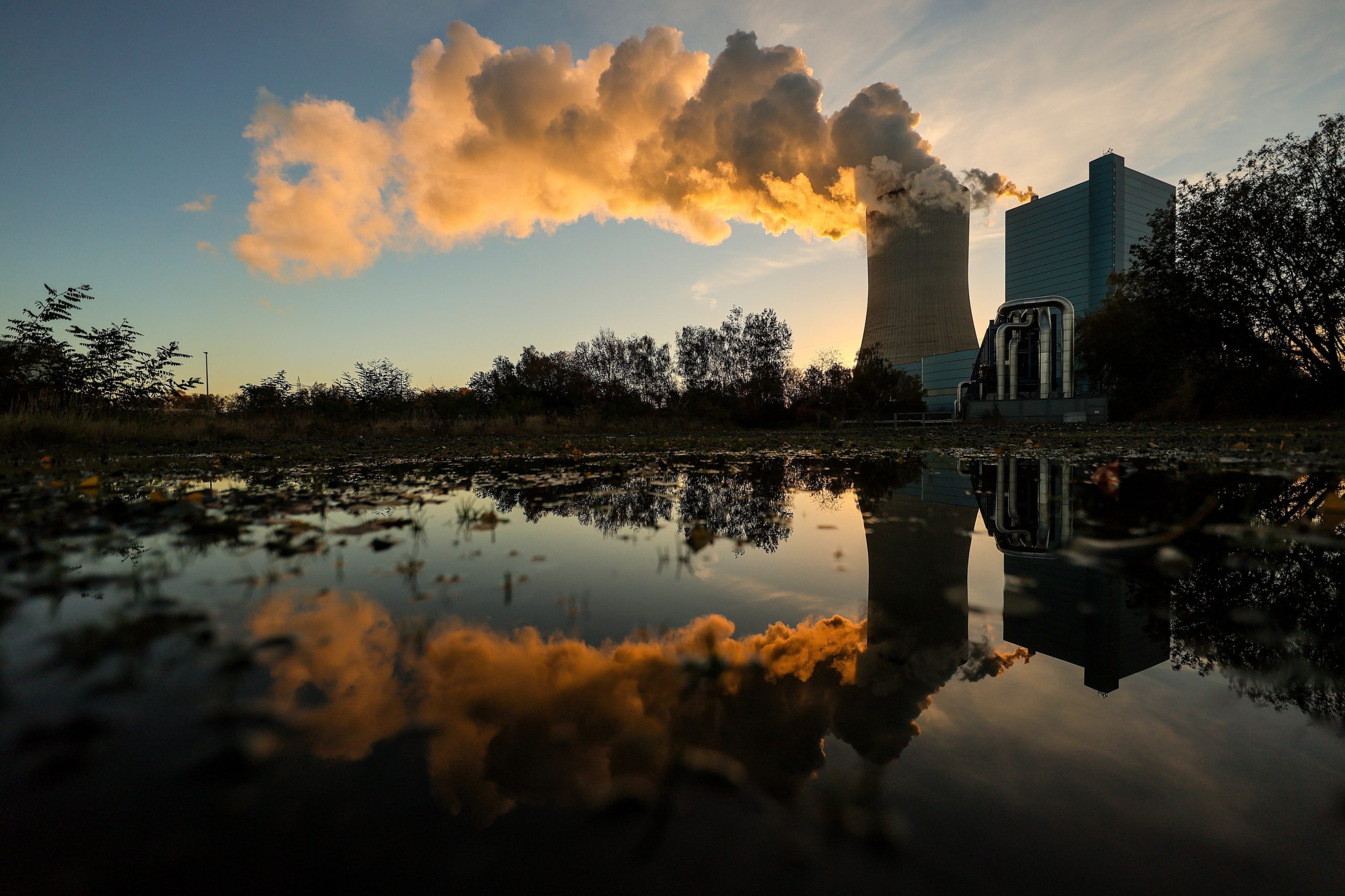 Alemanha desliga três centrais nucleares no último dia do ano. As últimas três fecham em 2022