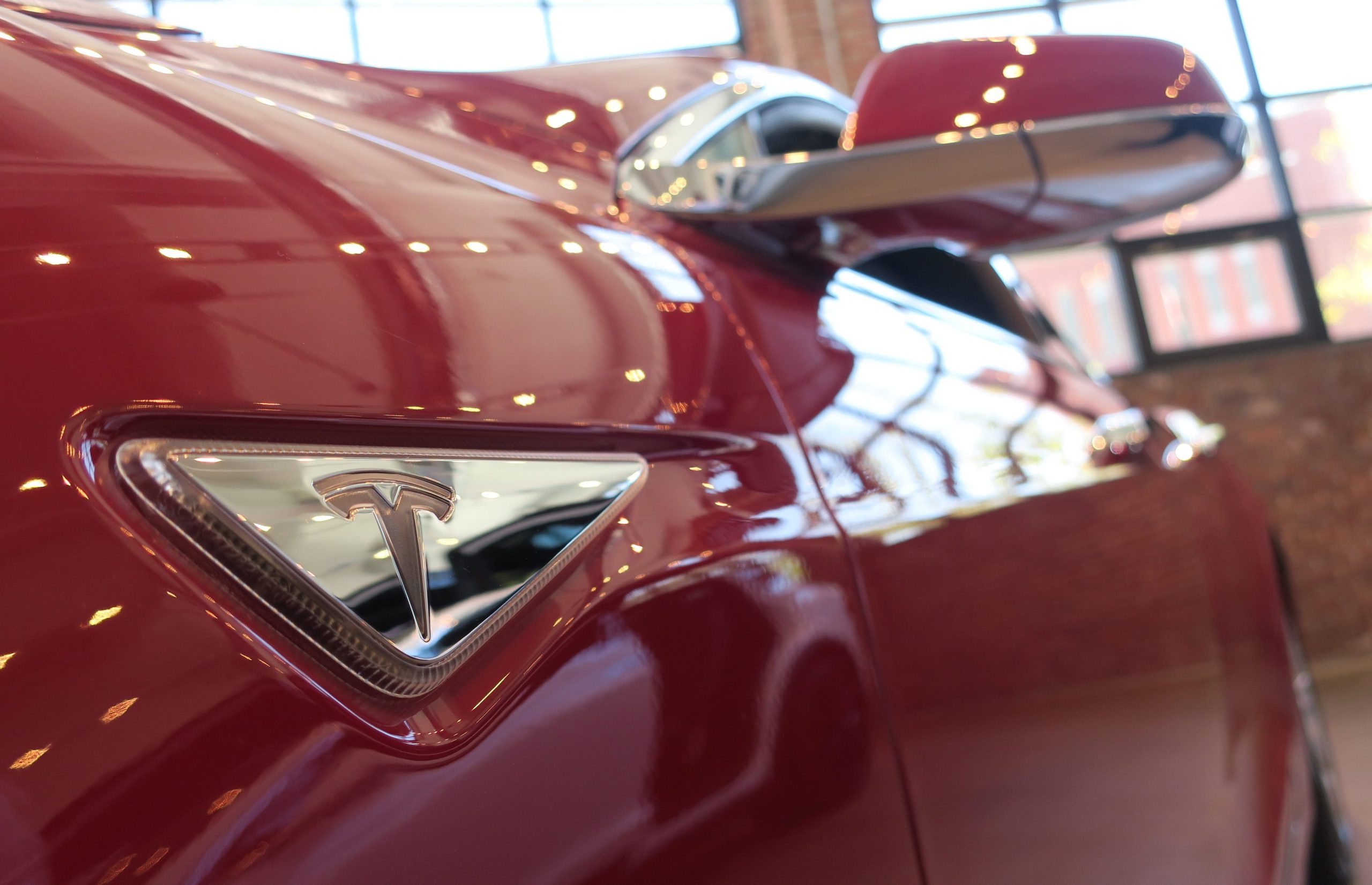 ‘Model S’ da Tesla não consegue obter a nota máxima nos testes de segurança da IIHS