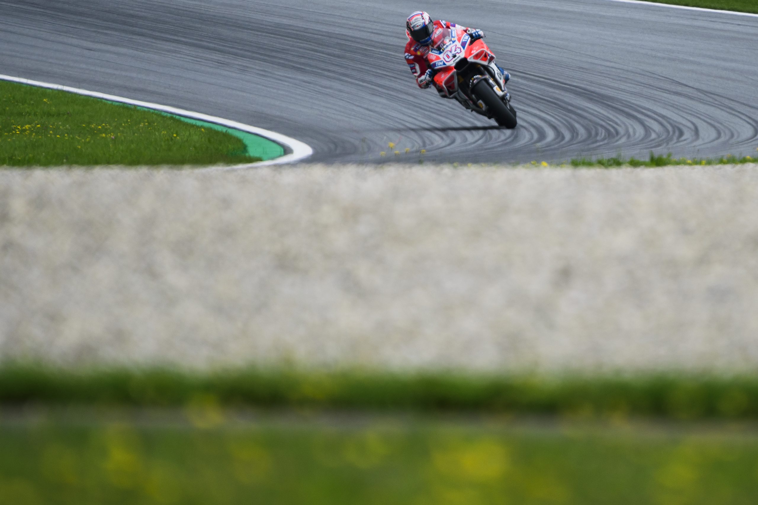 Andrea Dovizioso vence pela primeira vez nesta época de MotoGP