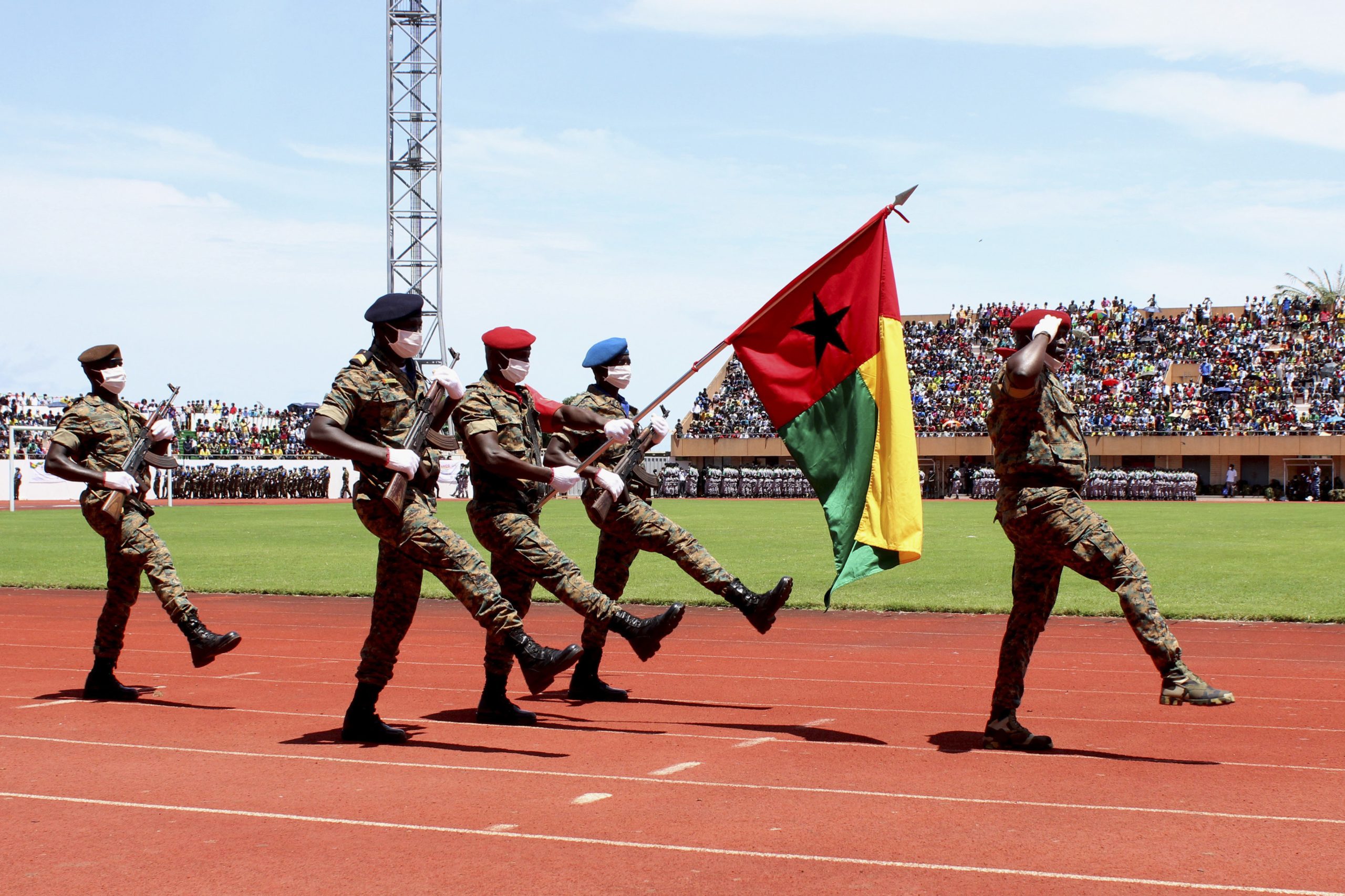 Marcelo e Costa chegam à Guiné-Bissau para celebração dos 50 anos de independência
