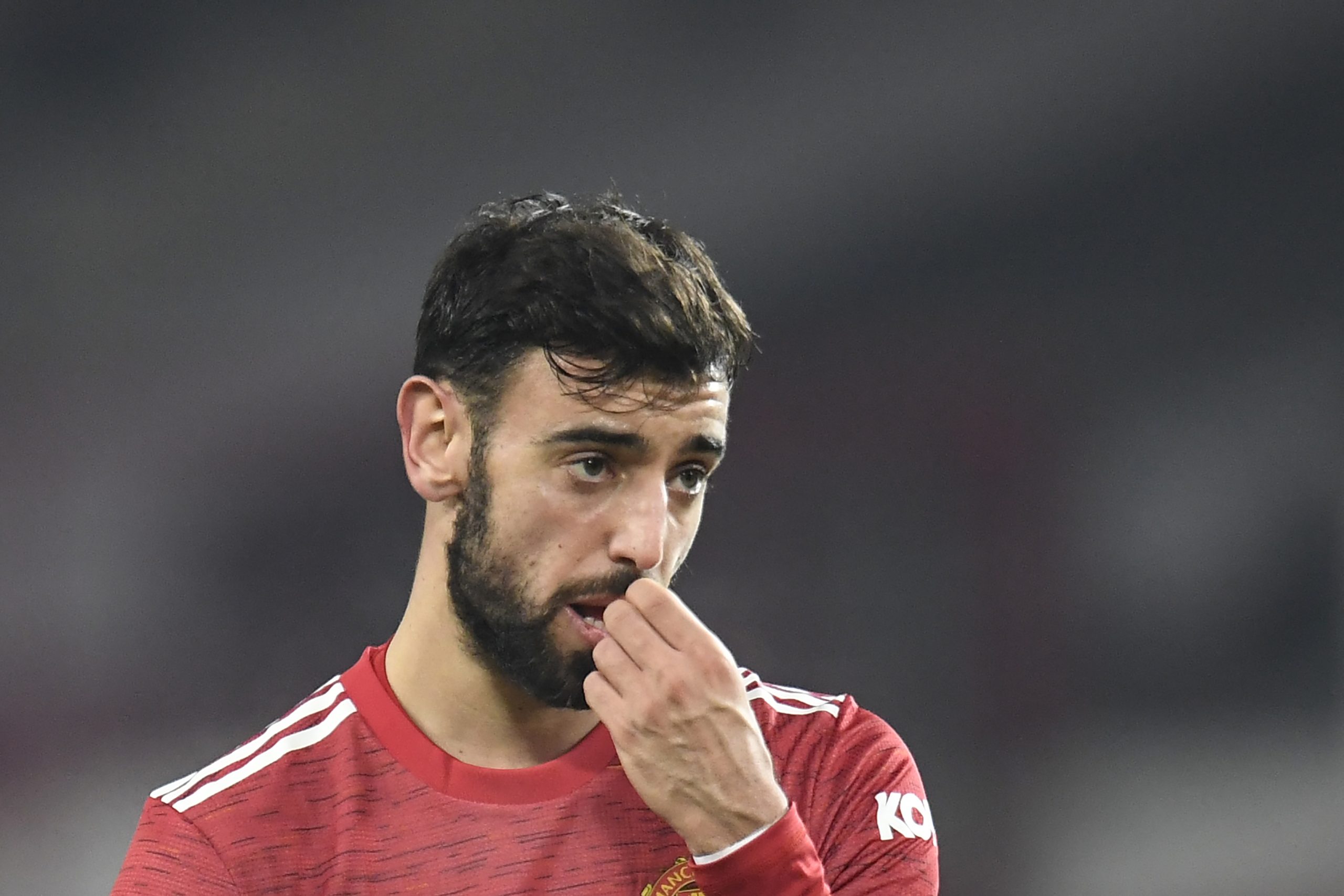 Invasão de Old Trafford? “Não foi nada parecido ao que me aconteceu quando estava no Sporting”, diz Bruno Fernandes
