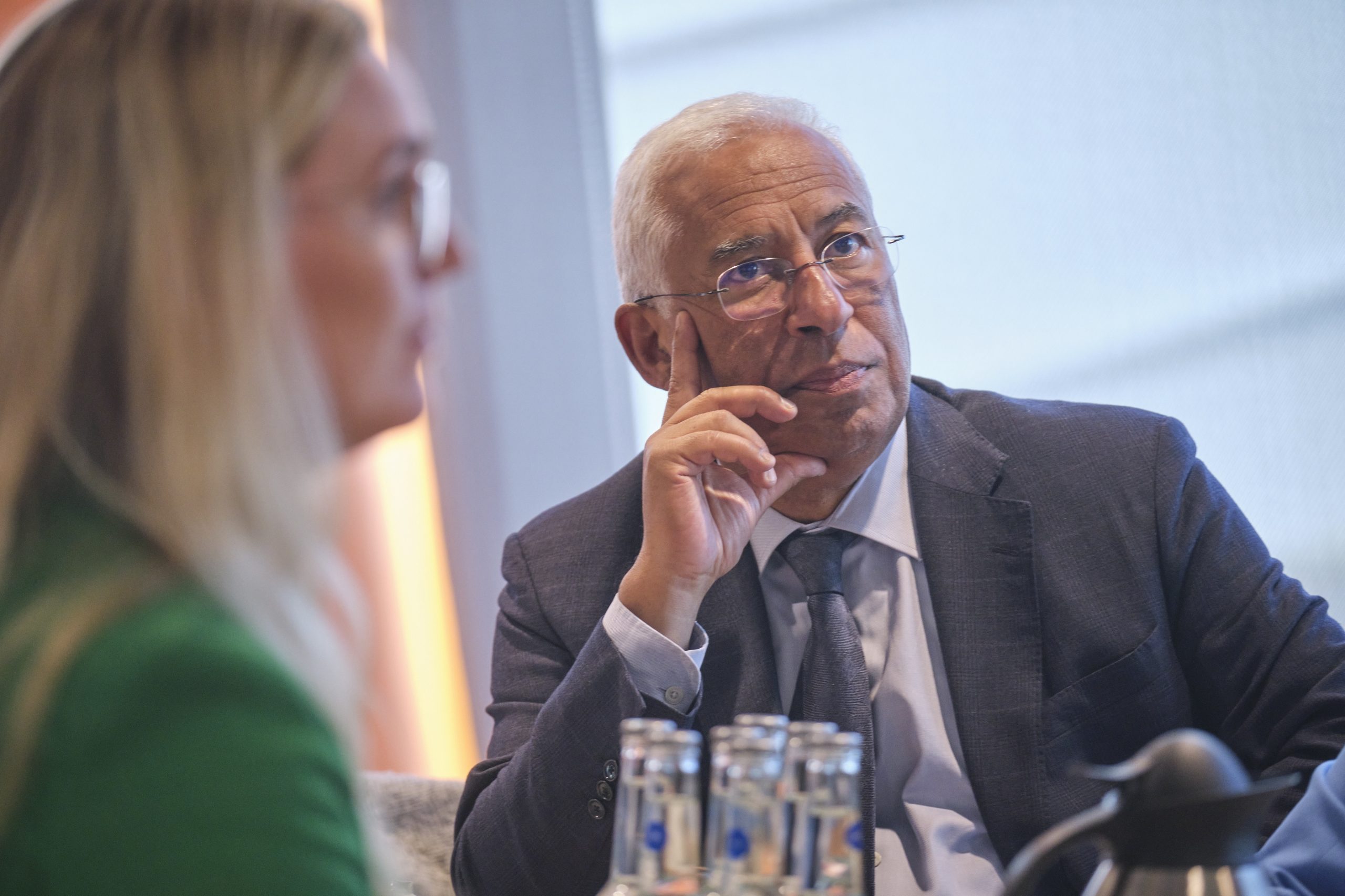 António Costa salienta que compete só a Kiev definir termos e momento para negociar paz