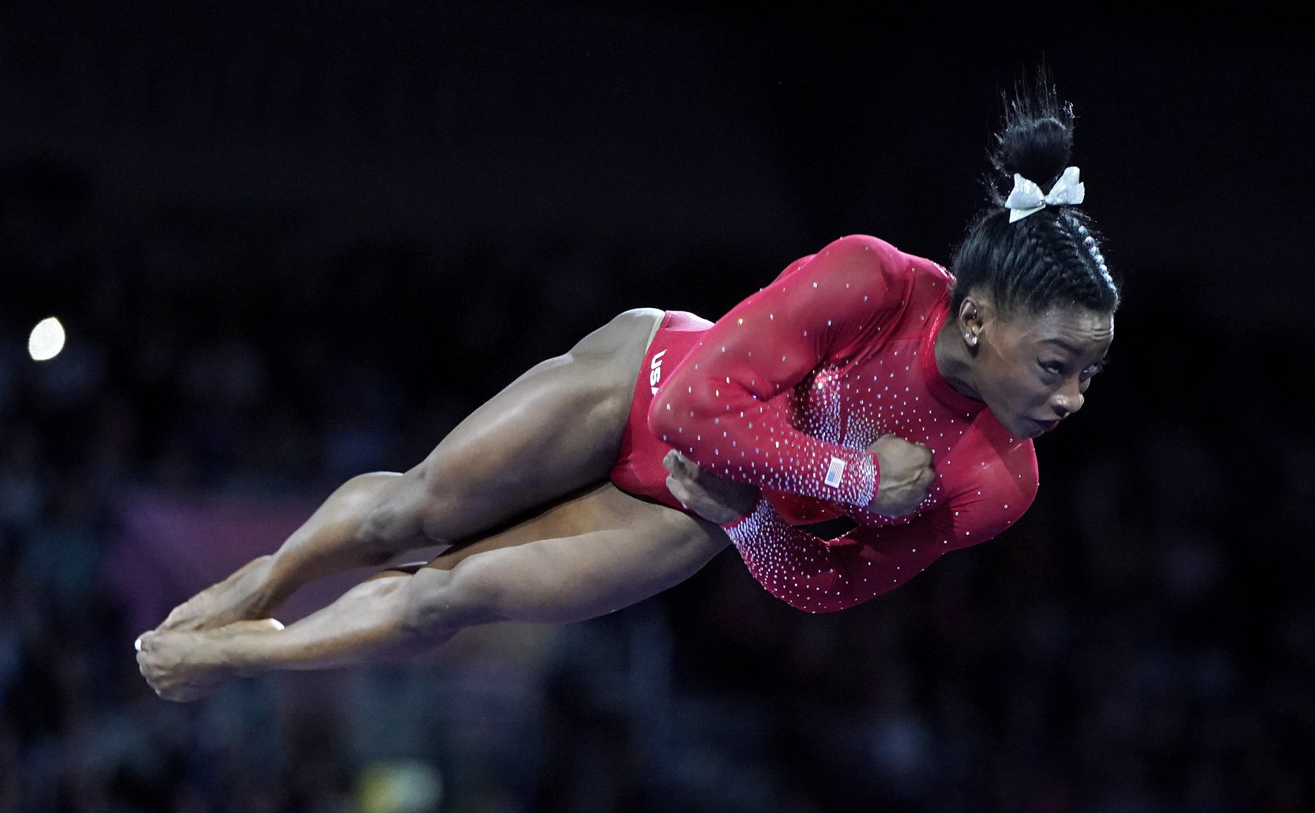Simone Biles iguala recorde de ginasta com mais títulos mundiais