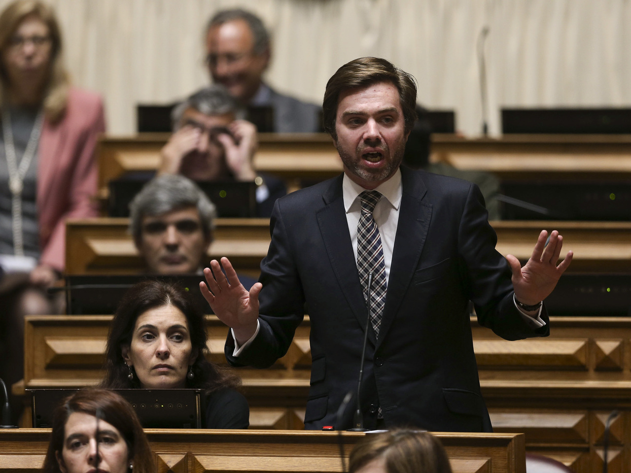 BE é “lavandaria” do Governo e PCP a “off-shore”, diz CDS