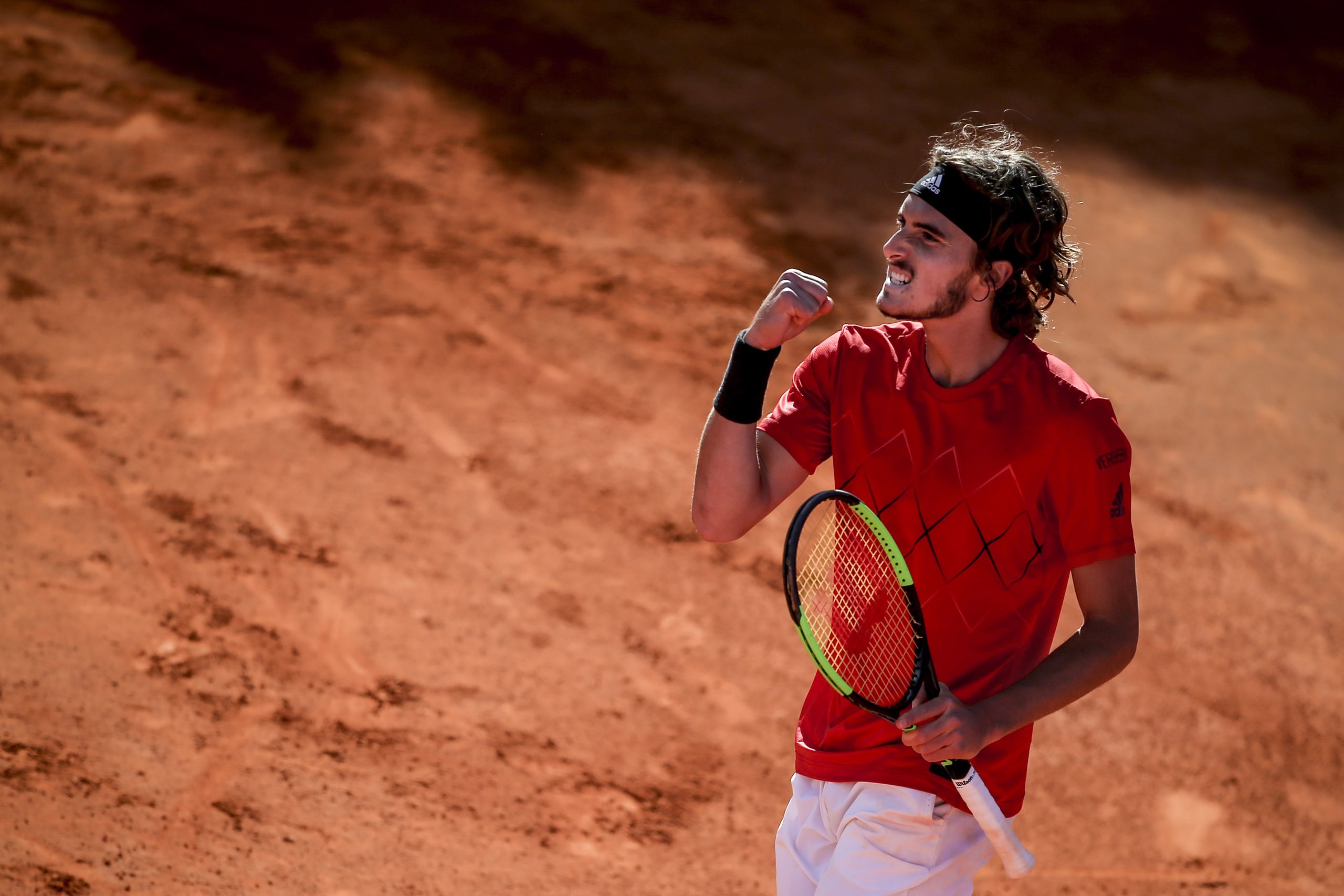 Grego Stefanos Tsitsipas é o primeiro semifinalista do Estoril Open