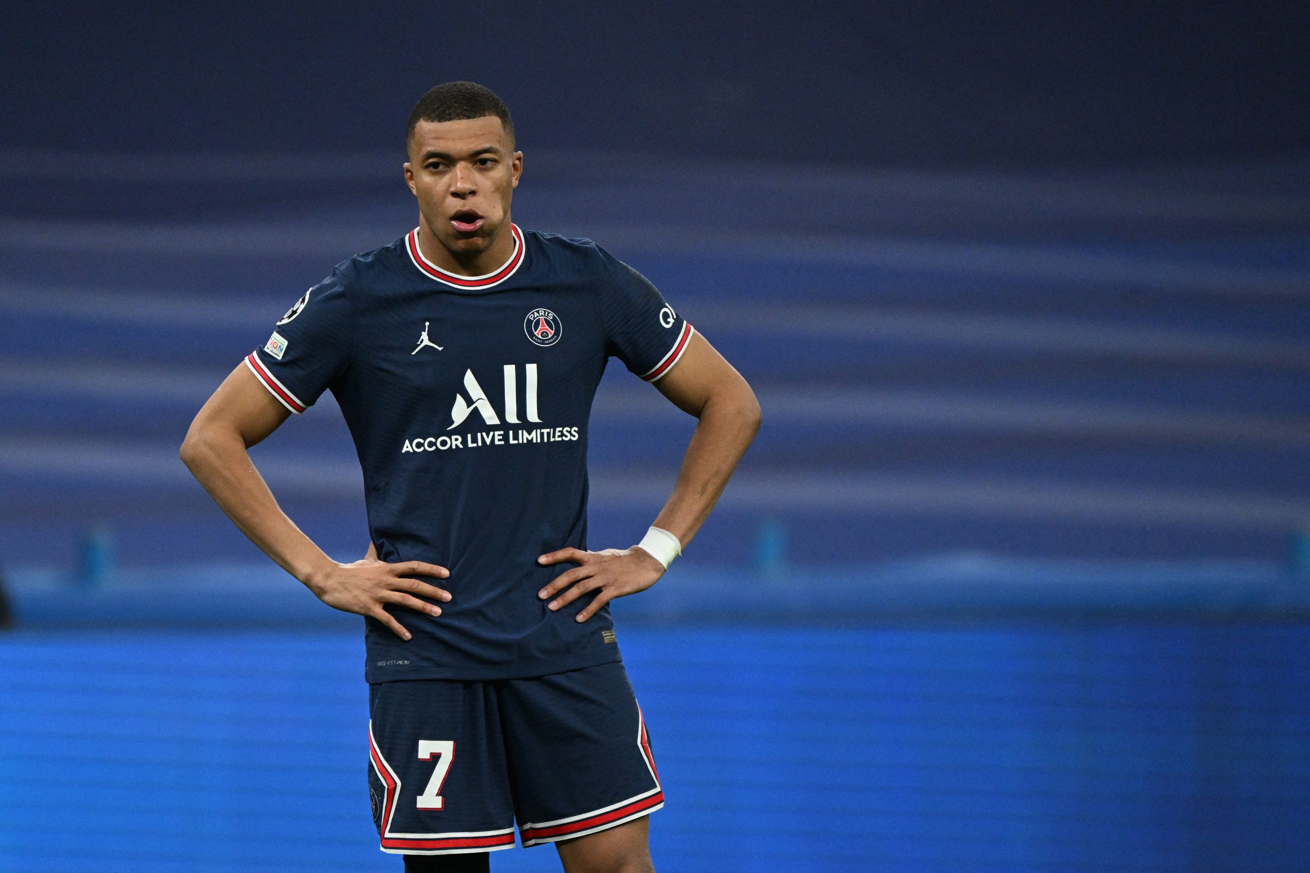 Mbappé: Paris Saint-Germain despediu diretor desportivo. E há um português que pode ir para o lugar