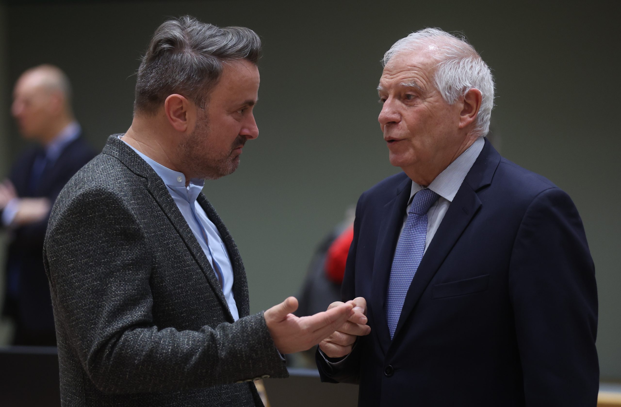 Borrell insta os países da UE a fornecerem mais ajuda militar à Ucrânia