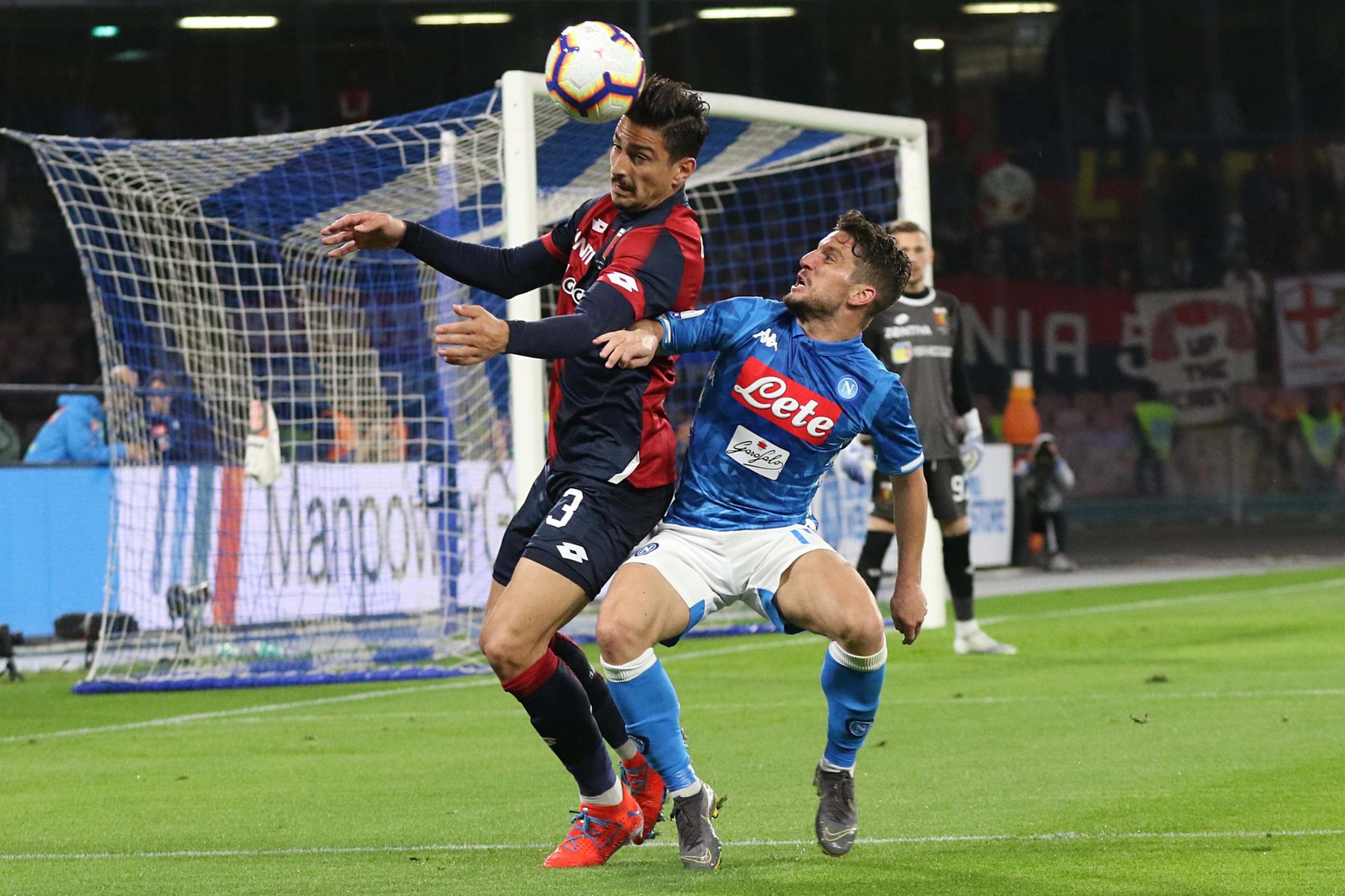 Nápoles empata 1-1 com Génova e título da Juventus fica à distância de um ponto