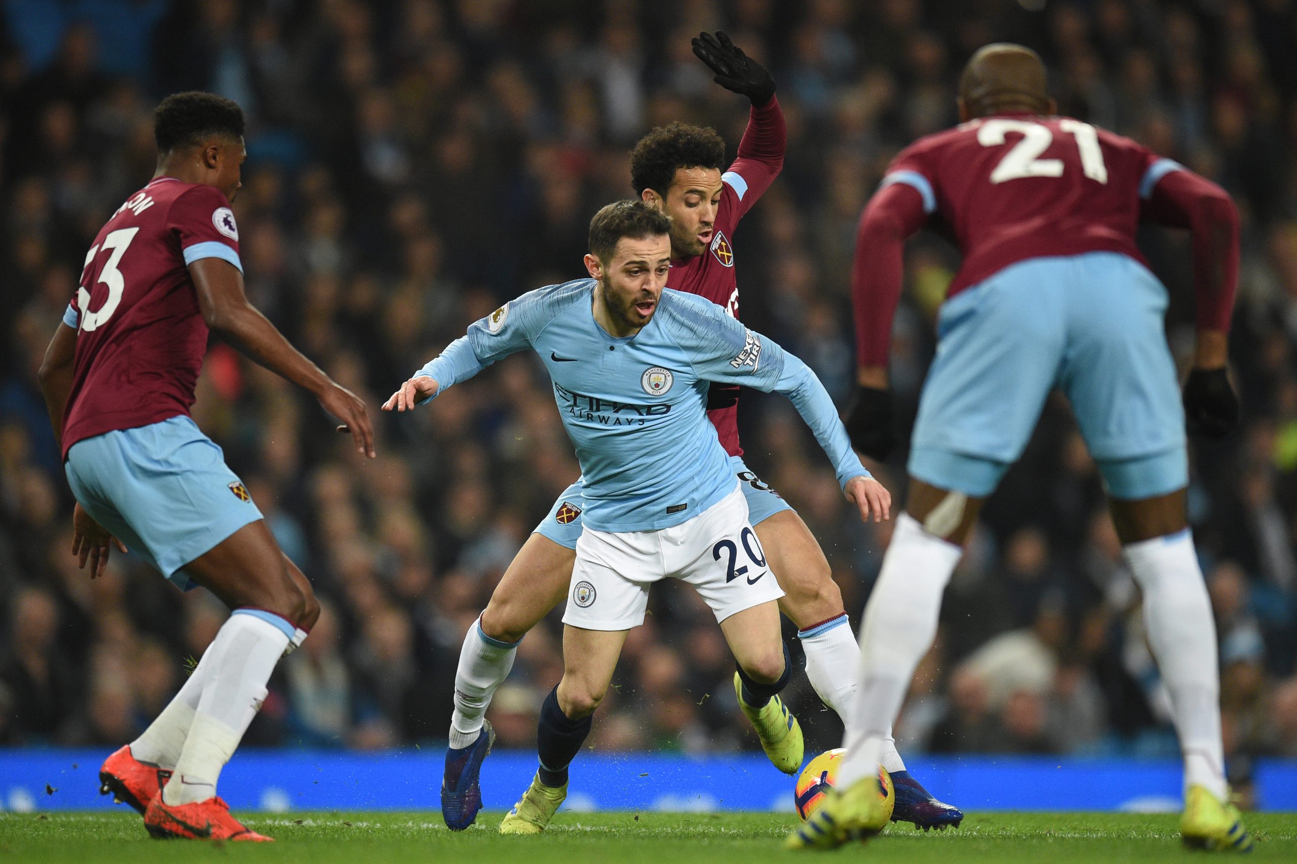 Liverpool goleia Watford, Bernardo Silva decisivo para o triunfo do City