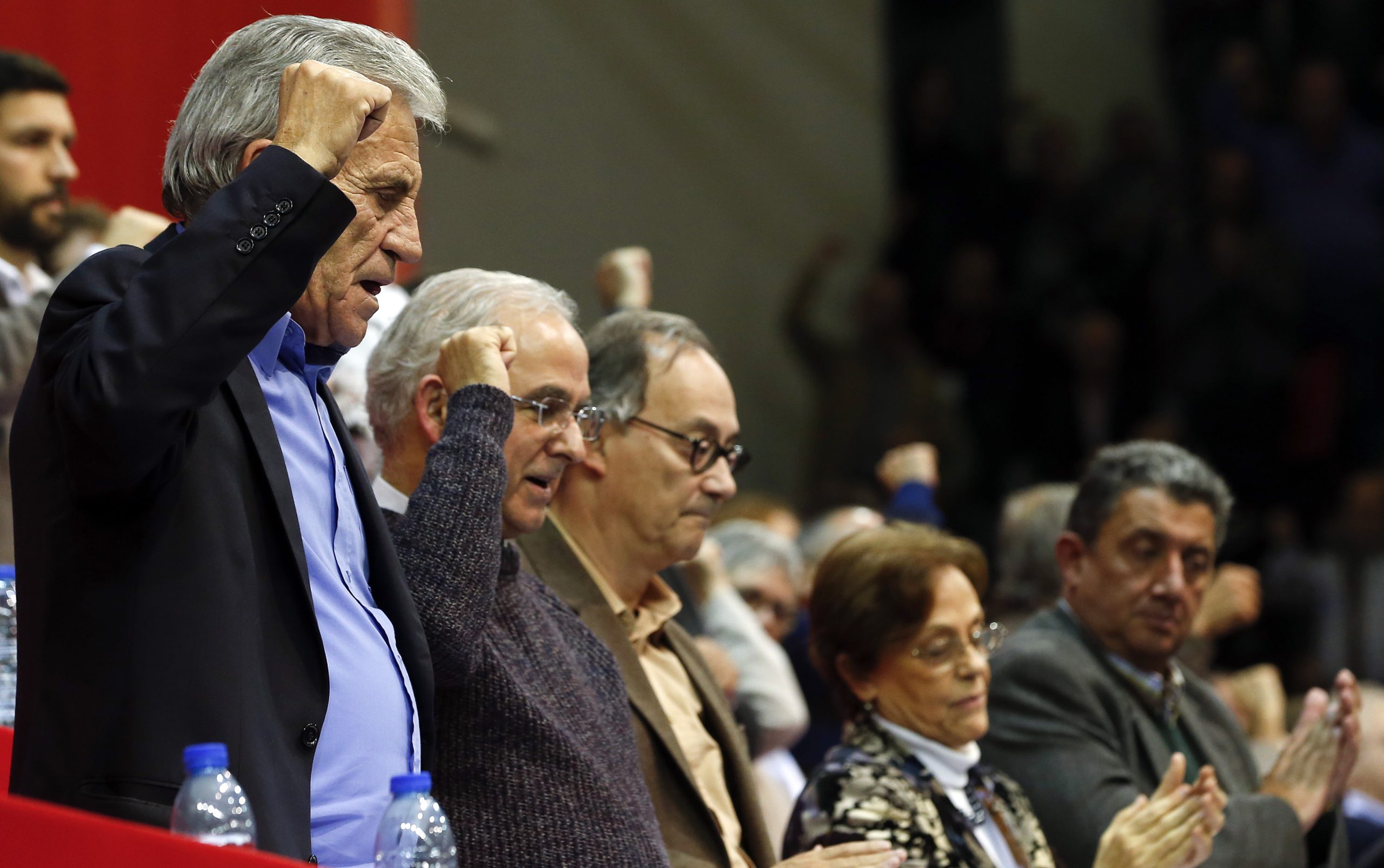Comunistas não desperdiçar oportunidades no Parlamento