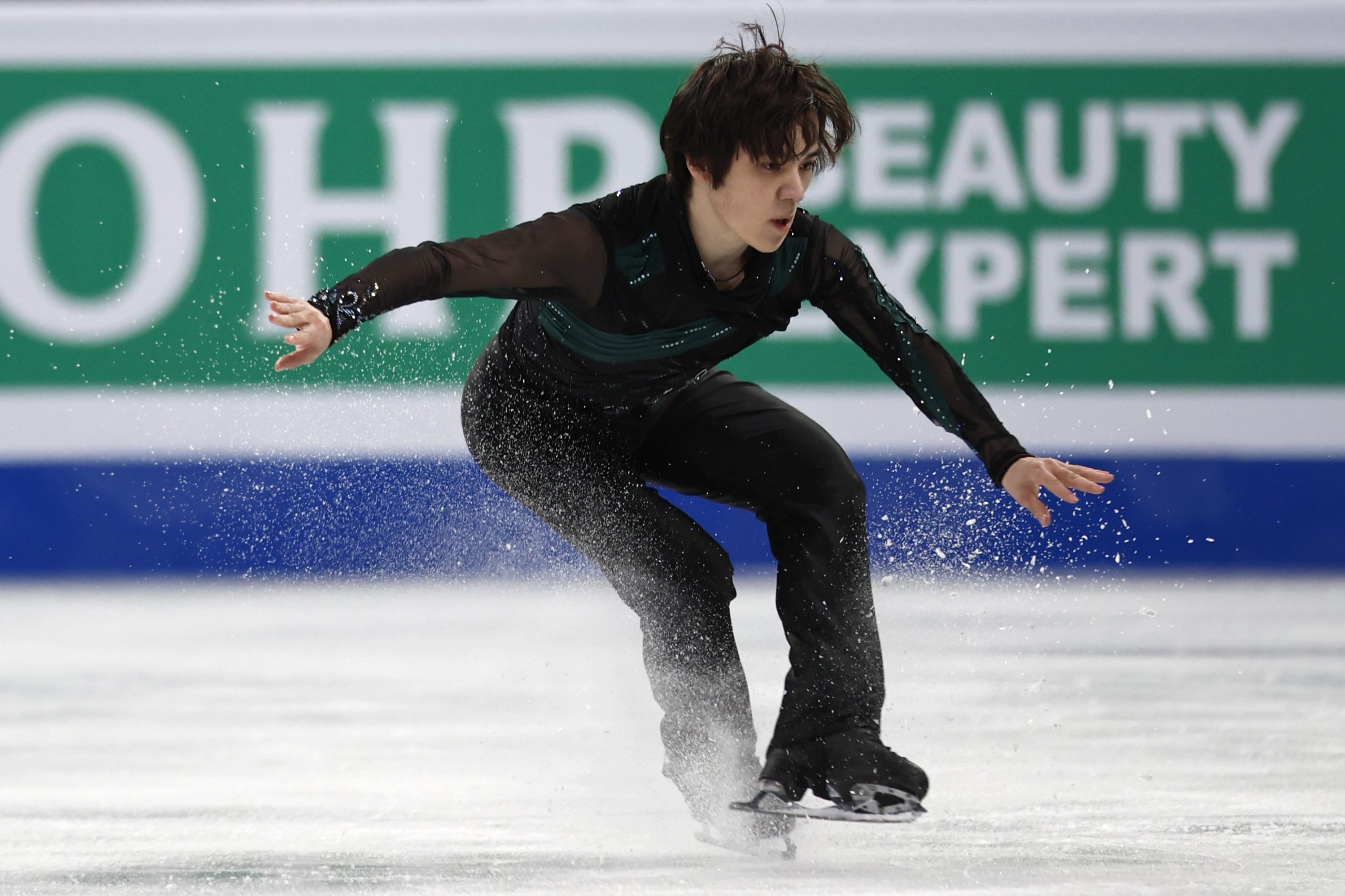 Bicampeão mundial Shoma Una deixa patinagem artística aos 26 anos