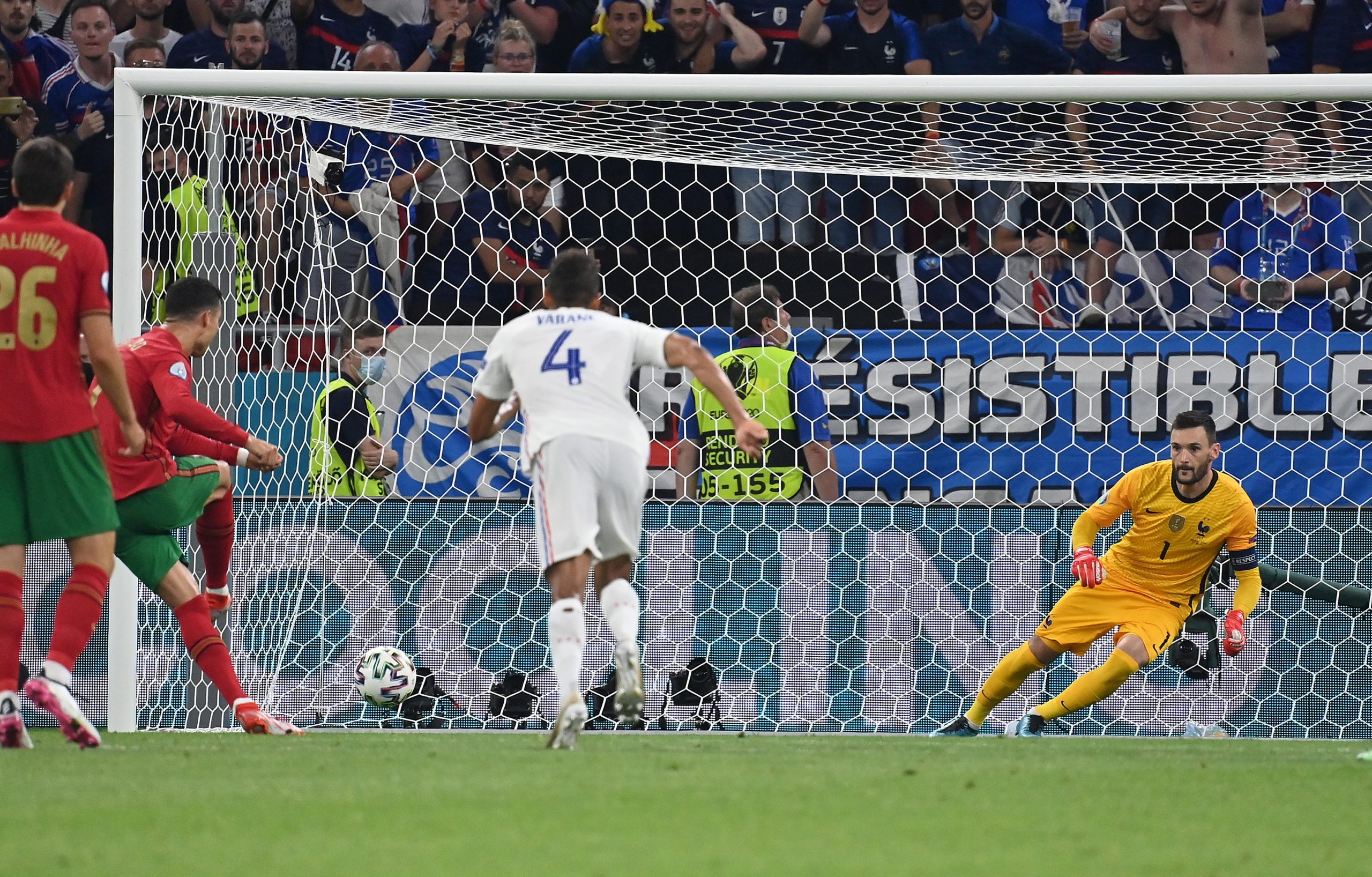 Euro2020: Há um número recorde de penáltis assinalados e falhados – e um português em destaque nesta estatística