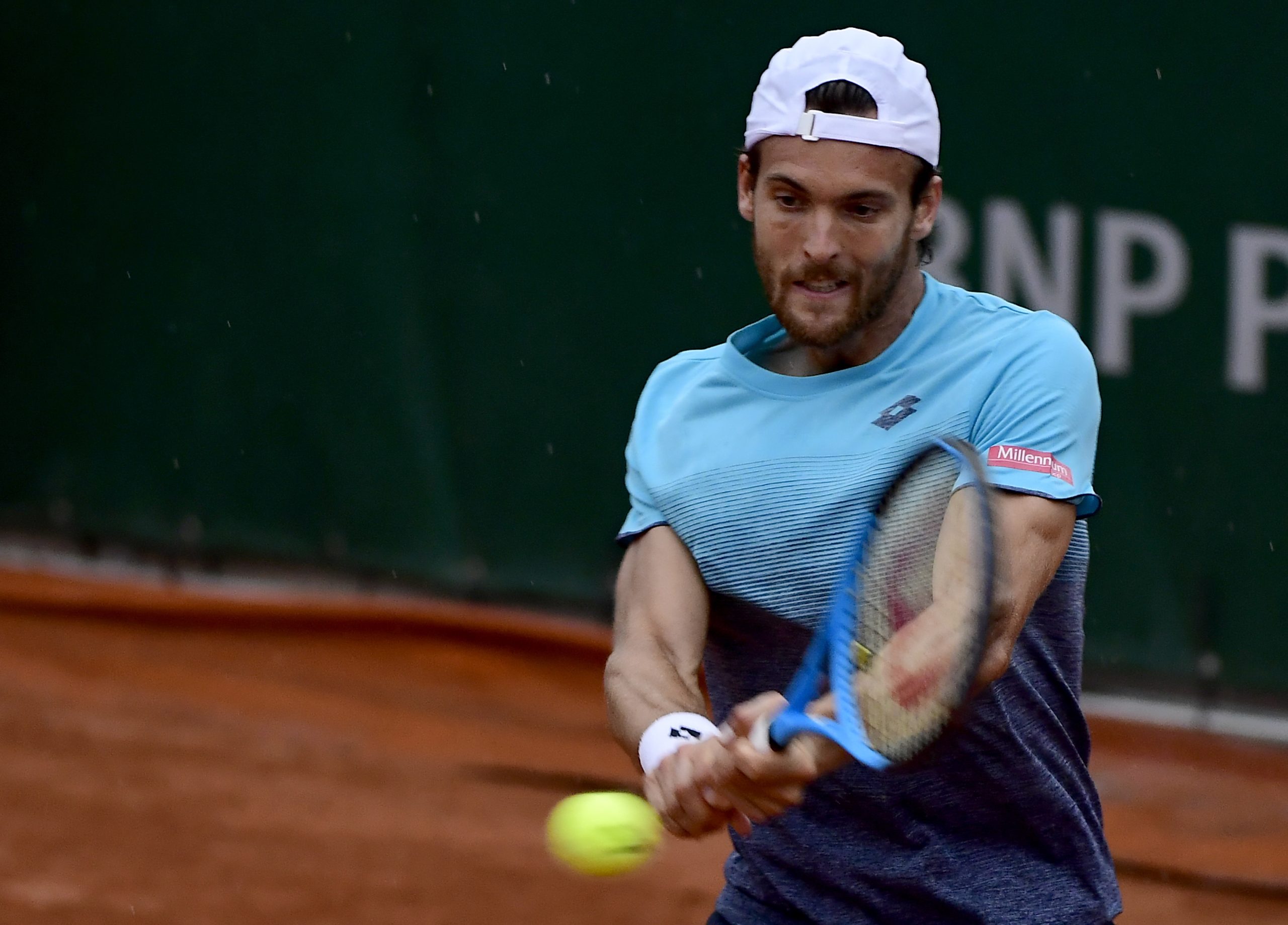 Roland Garros: João Sousa eliminado na primeira ronda