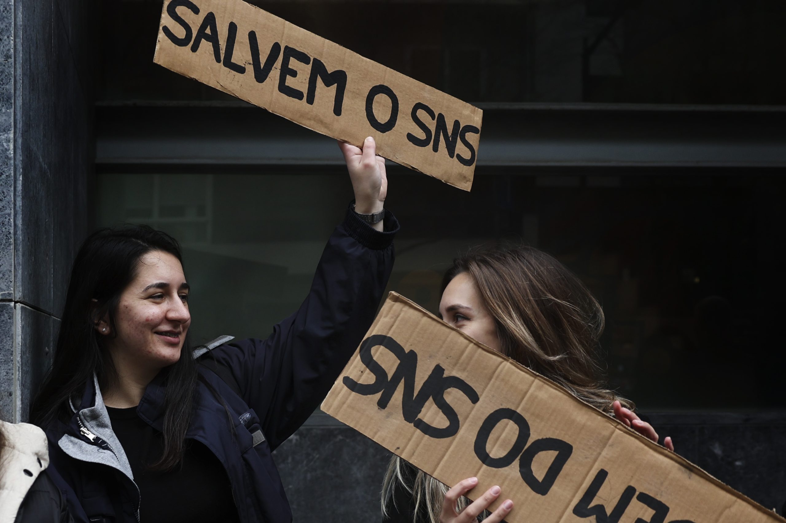 “Um princípio de acordo ou greve”. Médicos ‘lançam’ reunião com Ministério da Saúde
