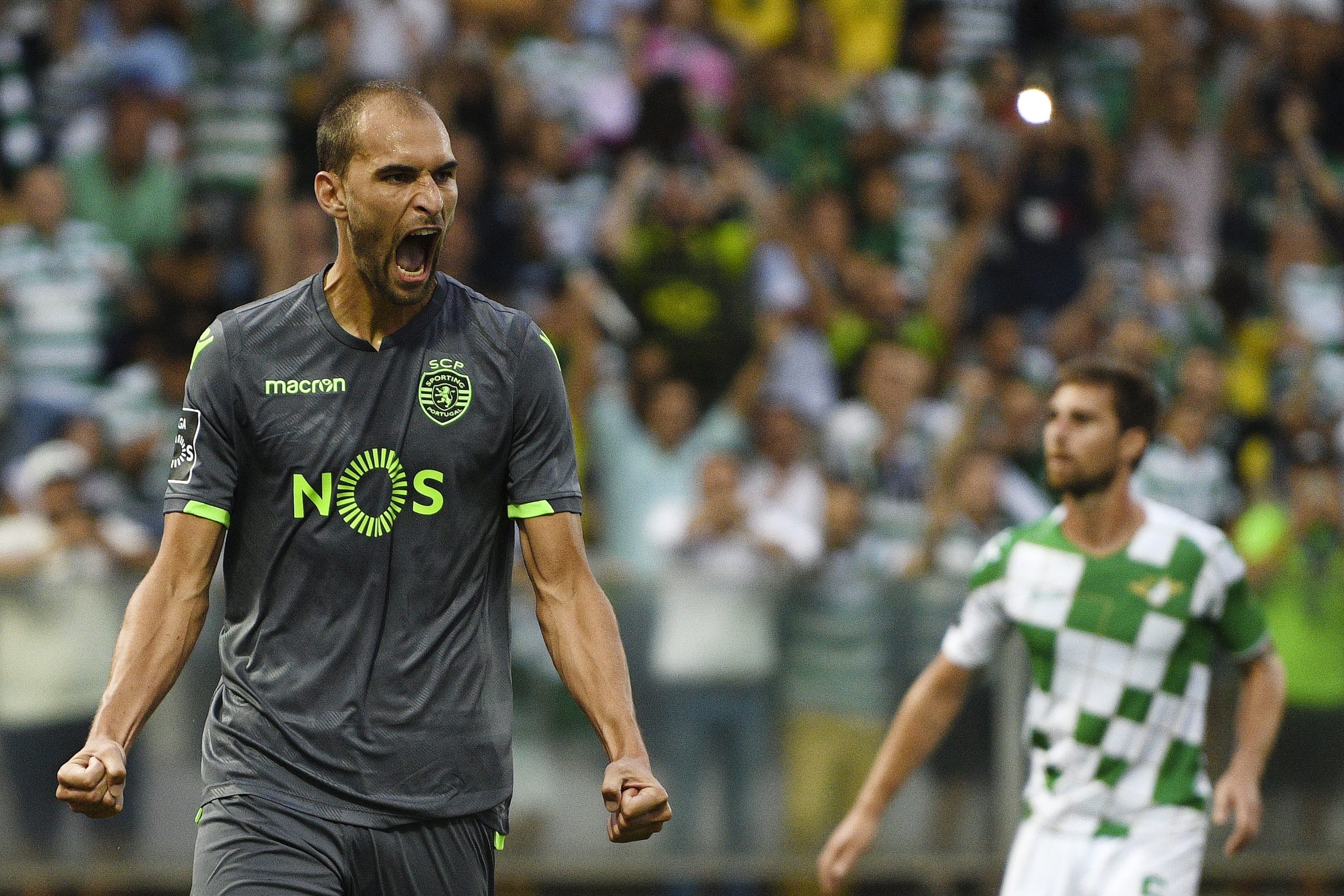 Bas Dost regressa aos treinos do Sporting após mais de dois meses de paragem