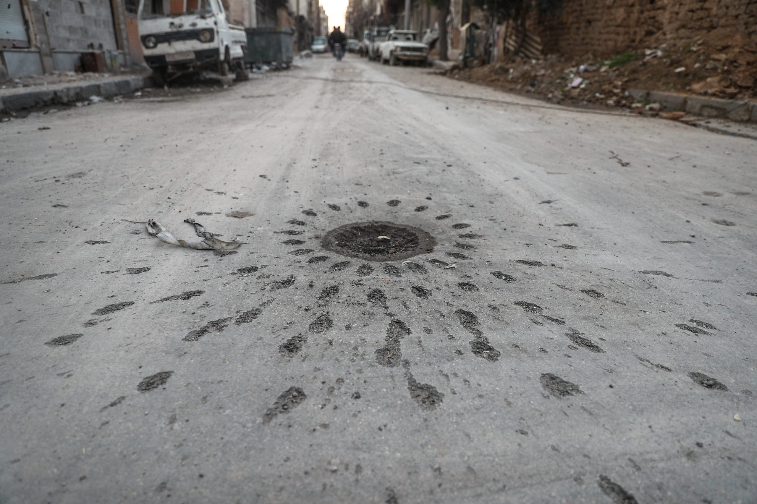 Horas depois de a ONU ter exigido um cessar-fogo, forças do governo sírio retomam bombardeamentos em Ghouta Oriental