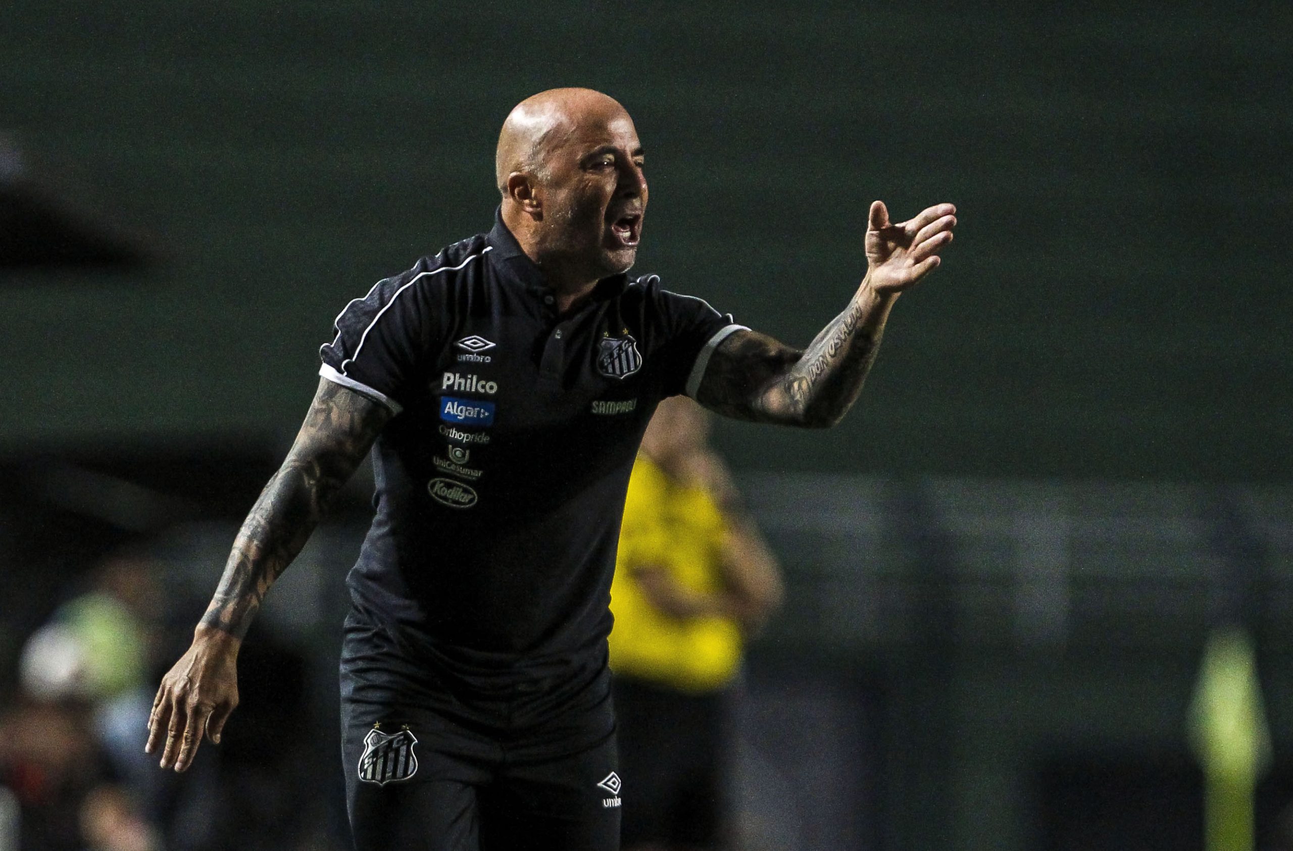 Sampaoli deixa comando técnico dos brasileiros do Santos