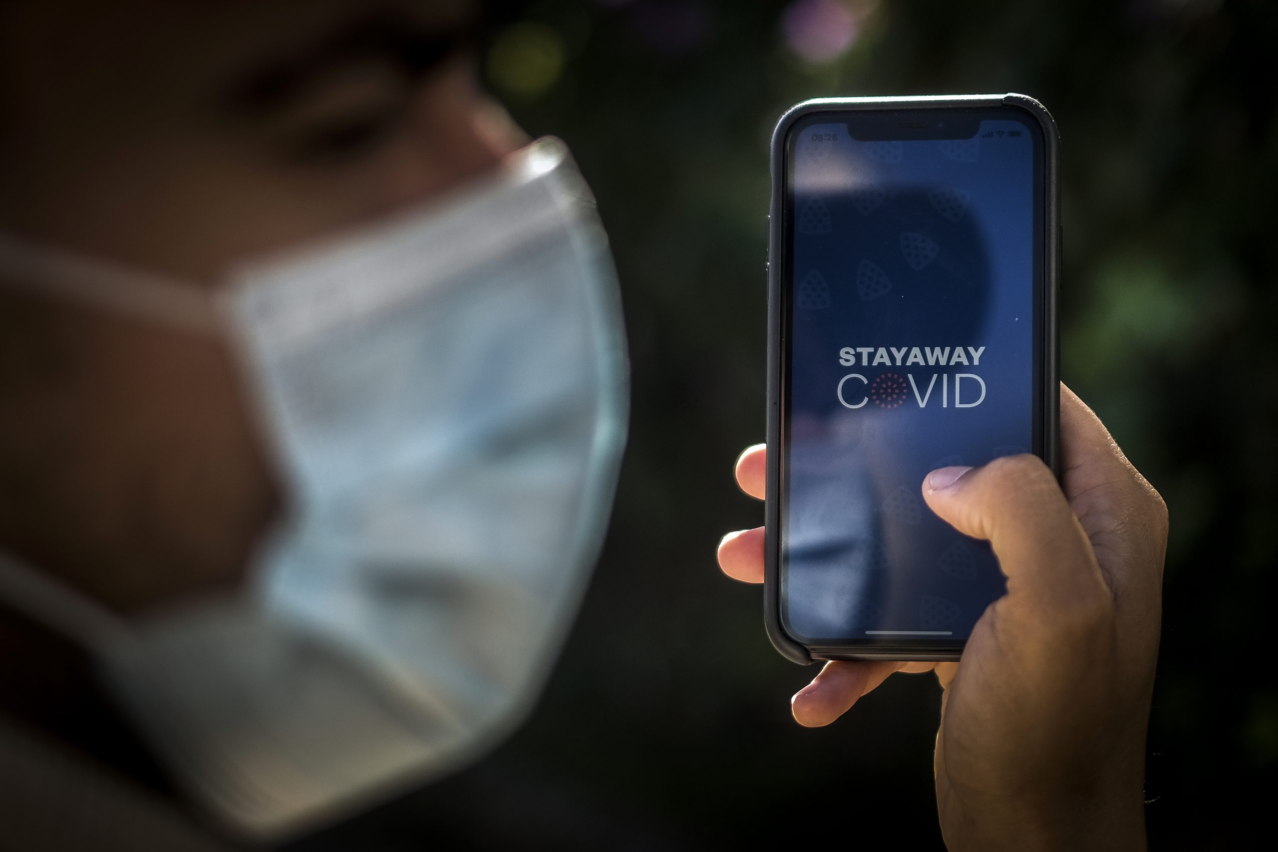 Portugueses estão a perder a confiança na StayAway Covid. 60% já apagaram a app