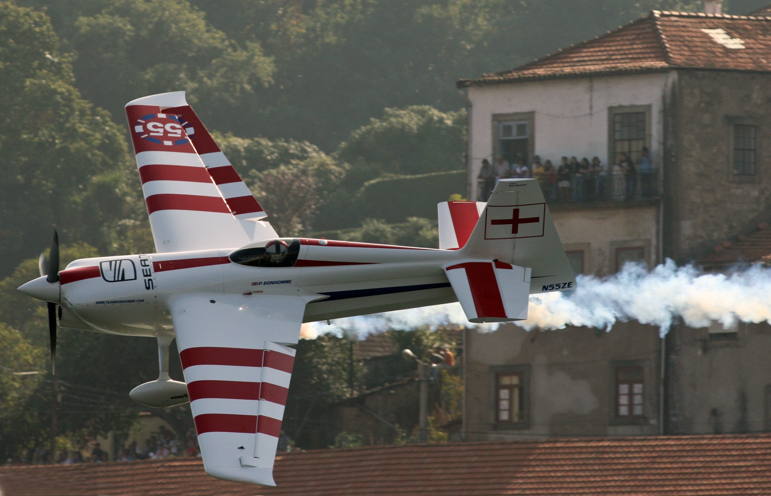 Falta de certificação de aeródromo da Maia ameaça Red Bull Air Race no Porto