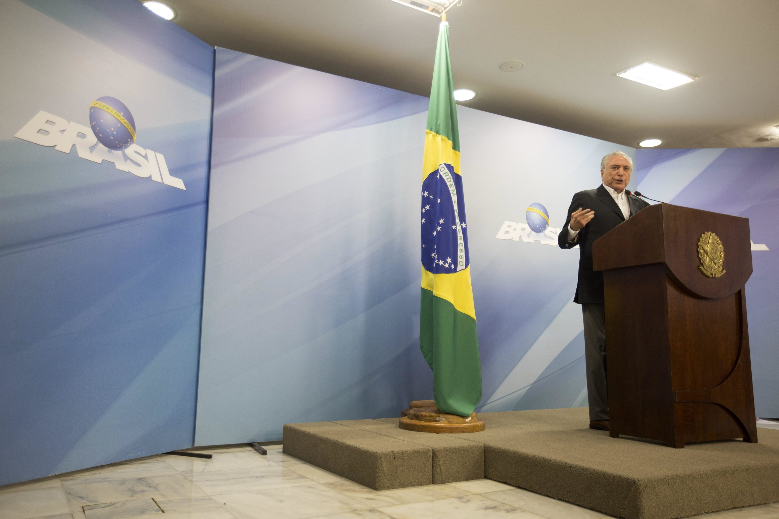 Ordem dos Advogados brasileira avança com pedido de “impeachment” a Michel Temer