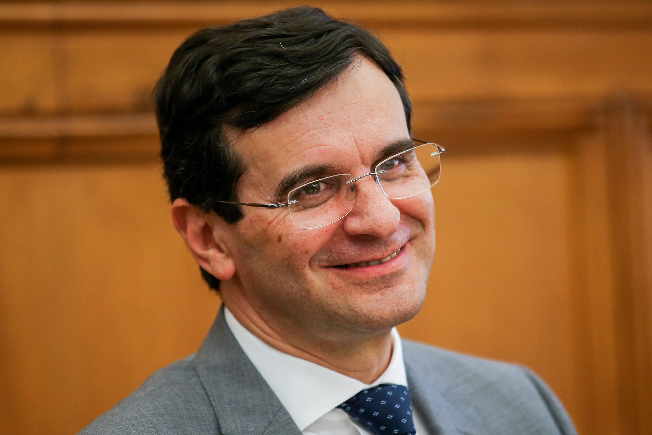 Ministro da Saúde considera “belíssima ideia” repetir modelo da “geringonça”