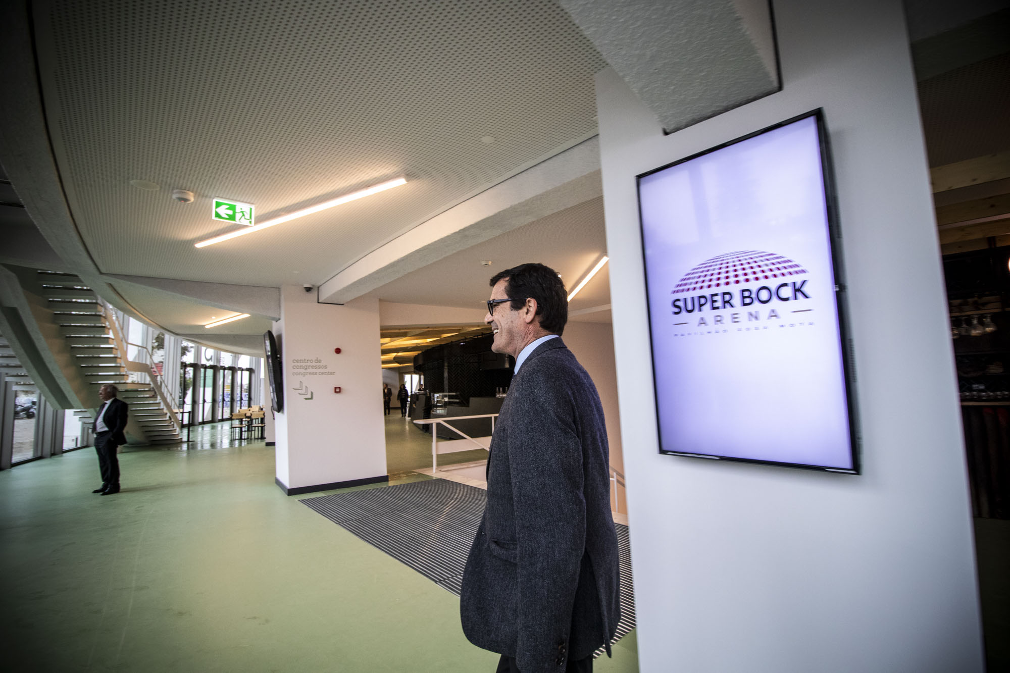 Super Bock Arena — Pavilhão Rosa Mota. Rui Moreira lamenta ausência da atleta na inauguração, mas afasta complexos por uma marca de álcool patrocinar o espaço