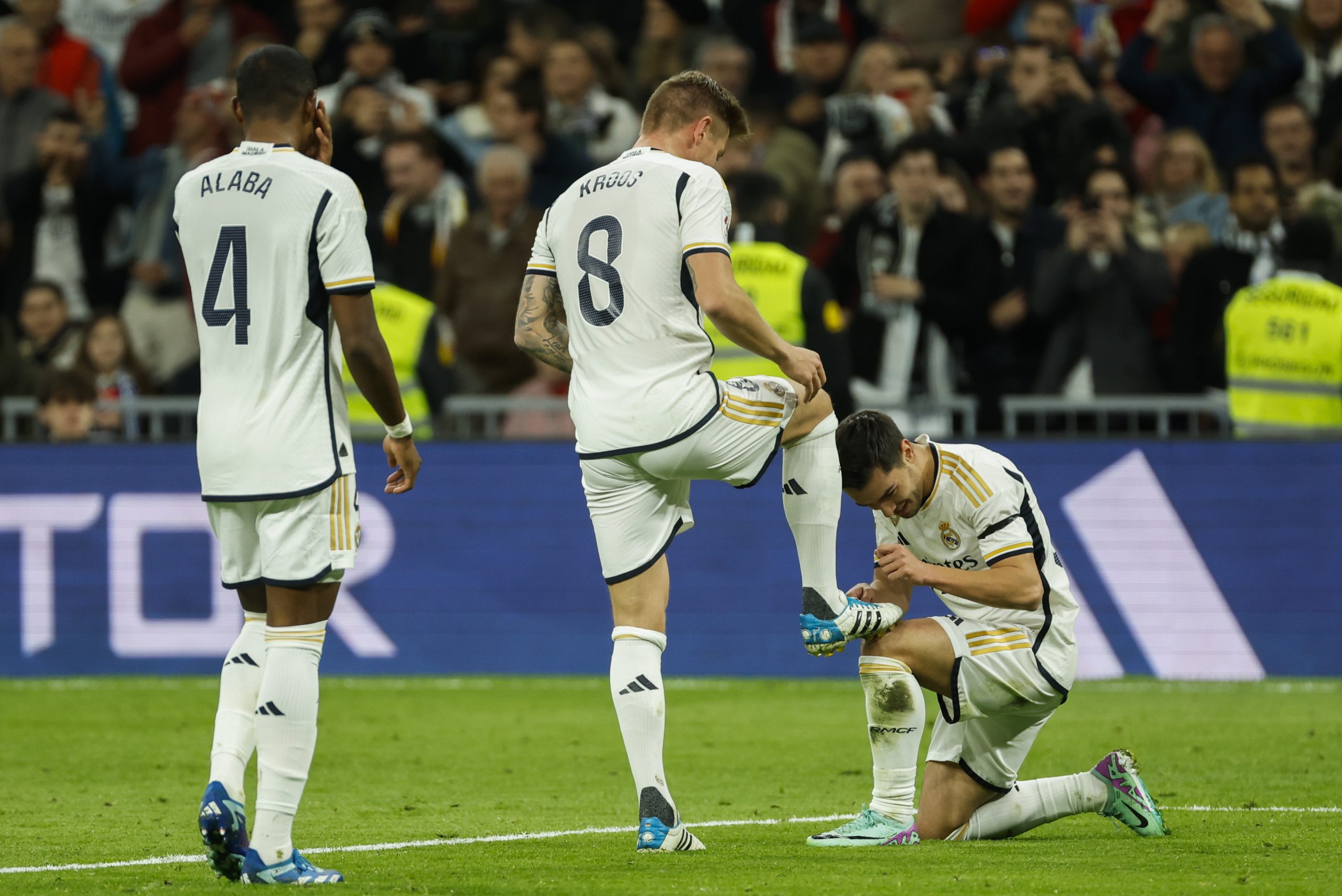 Real Madrid mantém primeiro posto da La Liga com vitória sobre Granada