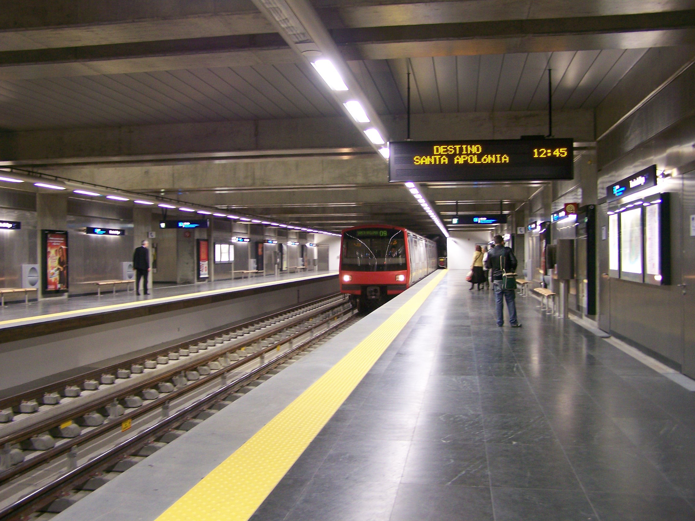 Avaria na sinalização interrompe circulação do metro de Lisboa na linha amarela