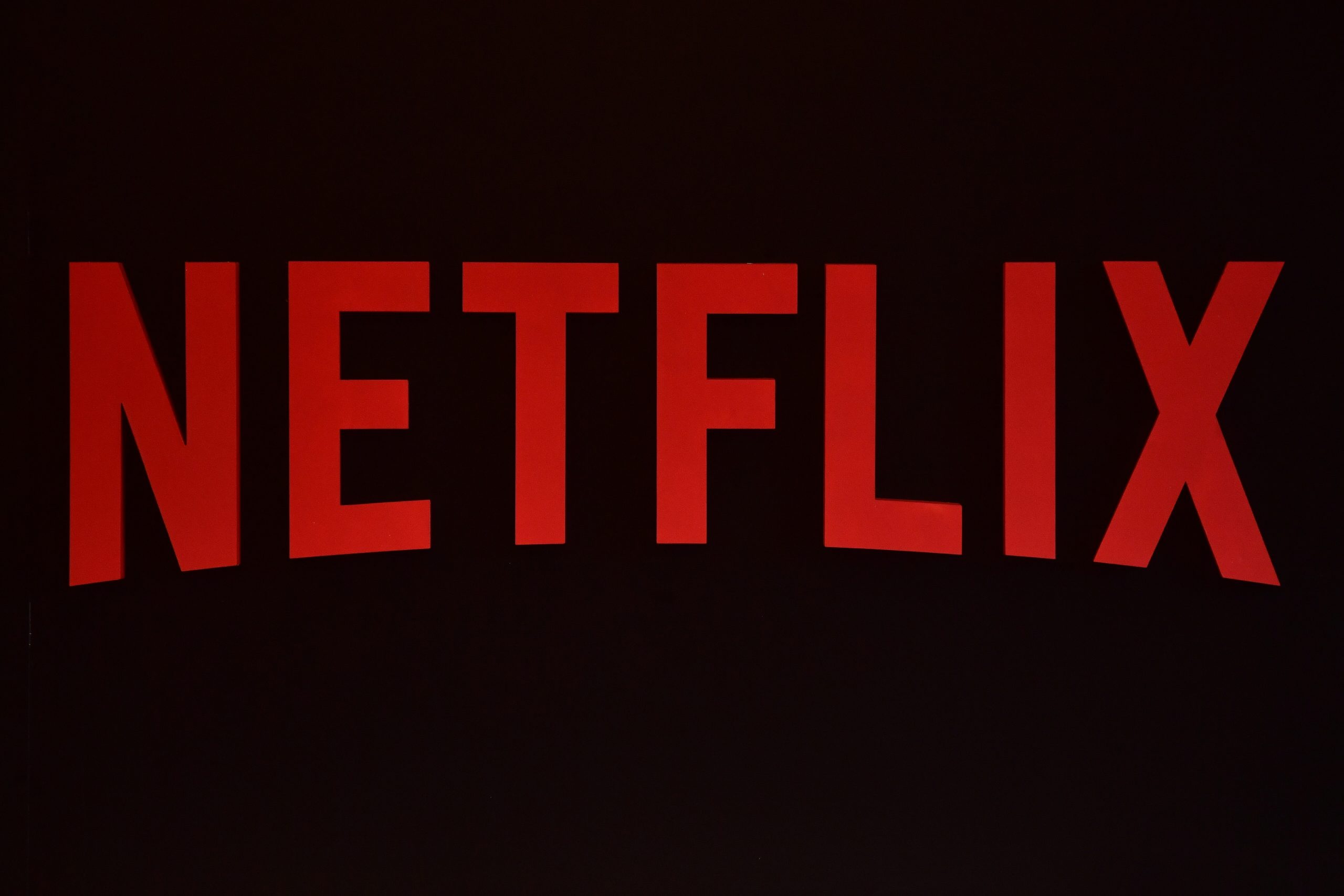 Netflix e Warner Bros, a fusão que garante crescimento, ao contrário da rival Paramount