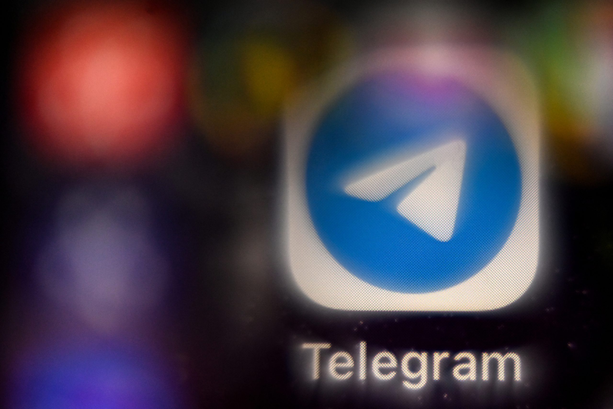 Agressores de imigrantes no Porto premeditaram ataques em grupos de Telegram e WhatsApp