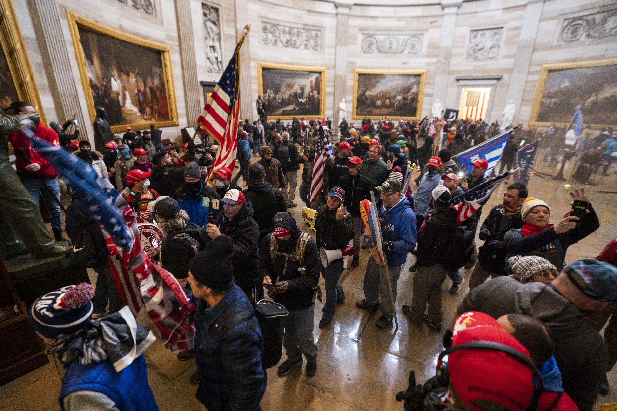 Estados Unidos: Polícia do Capitólio foi avisada do ataque mas ordenada a não agir agressivamente