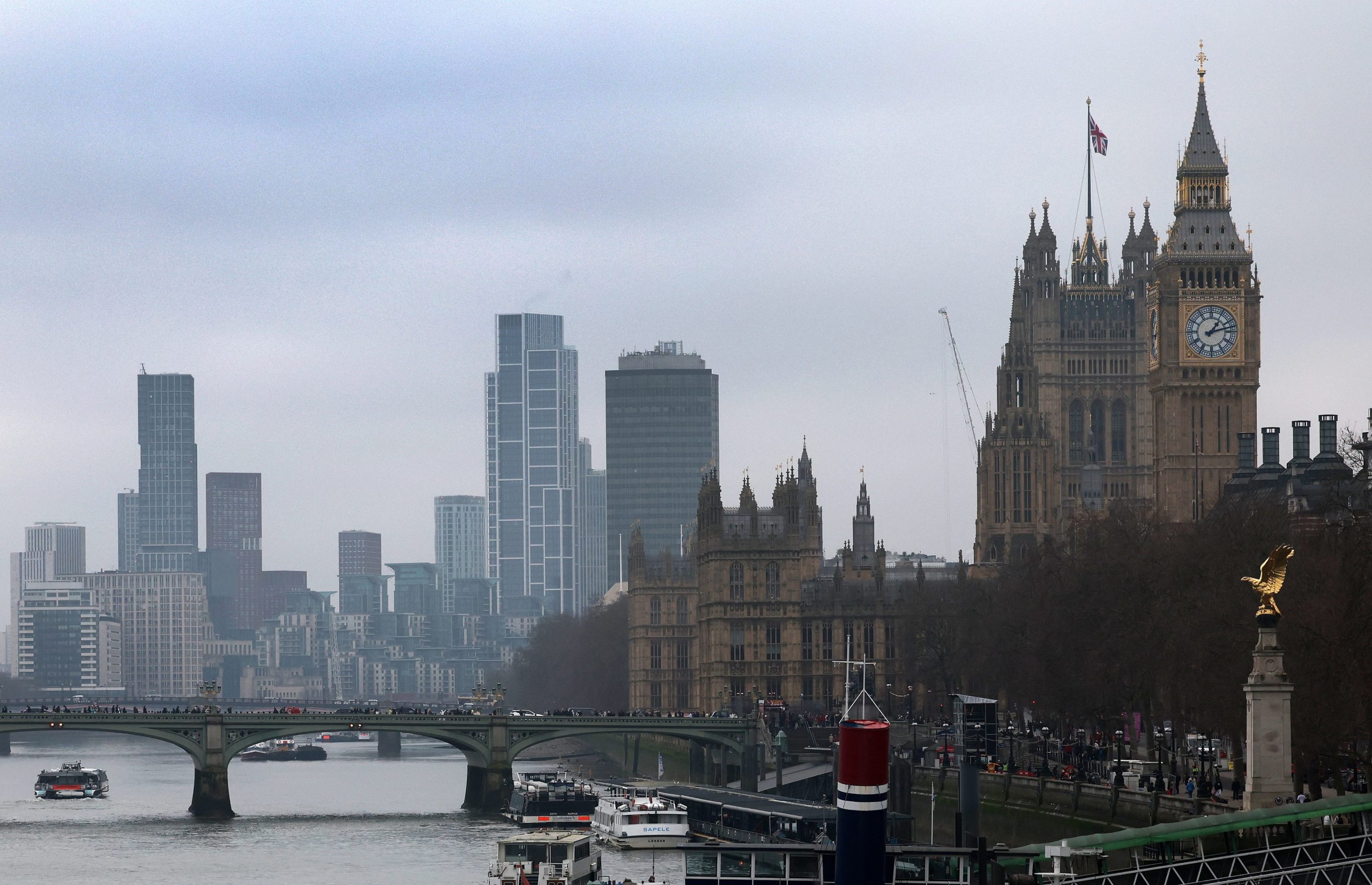 Inglaterra: oito pessoas detidas em duas operações antiterroristas