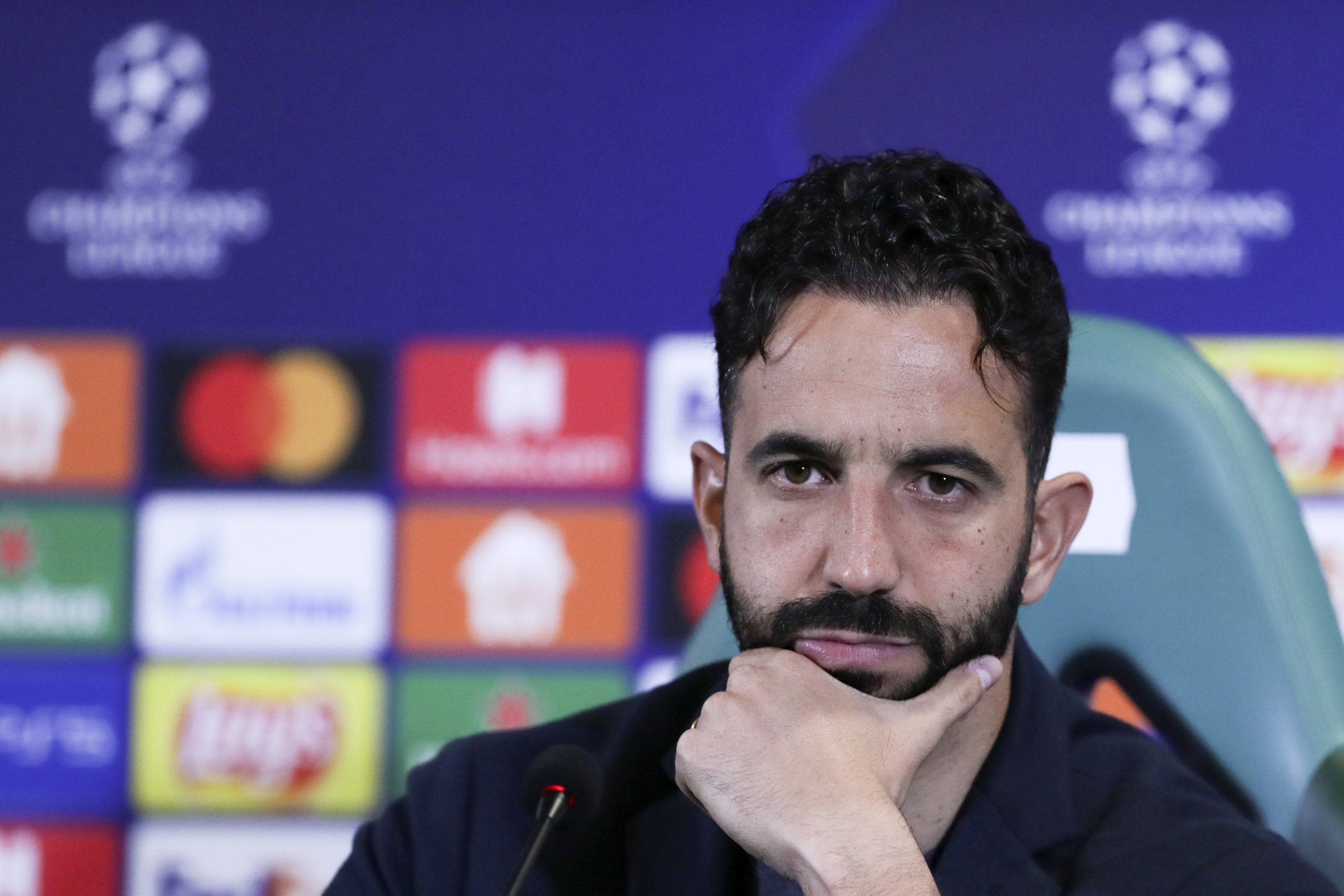 Ruben Amorim diz que manter a distância para o FC Porto é mais importante do que poupanças