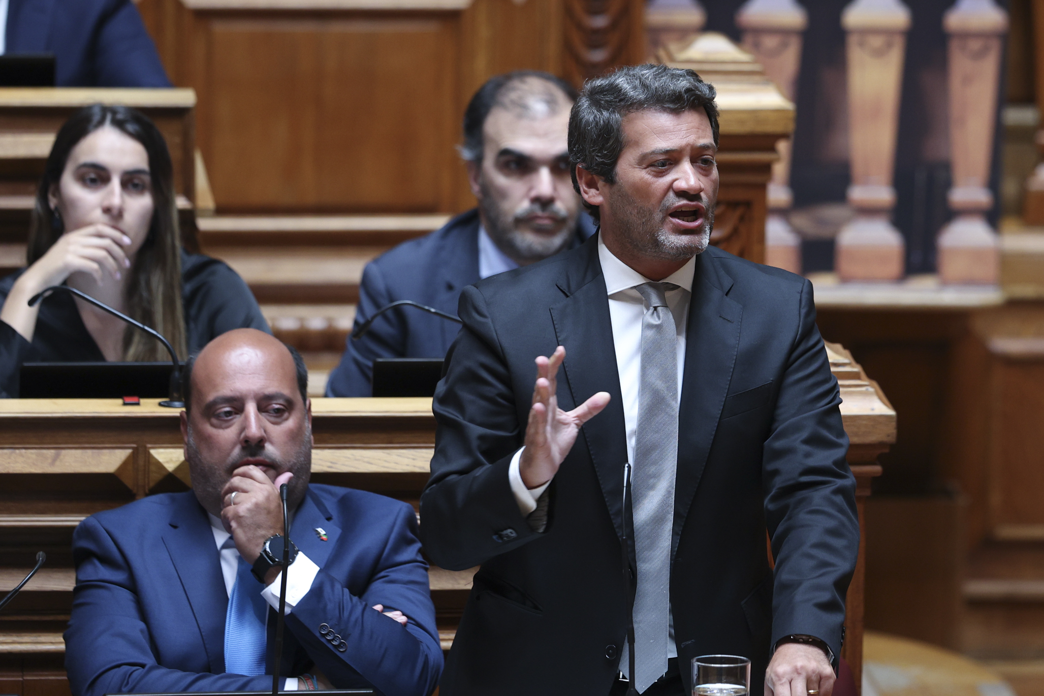 Ministro da Cultura deve pedir desculpa ao parlamento, defende o líder do Chega