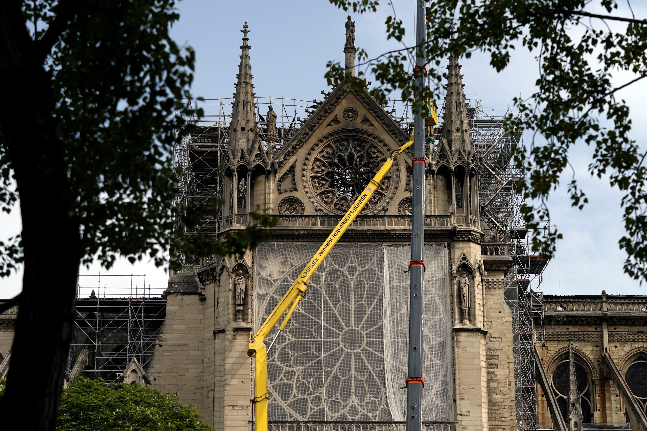 Manter igual ou inovar? O debate sobre a reconstrução do pináculo de Notre-Dame