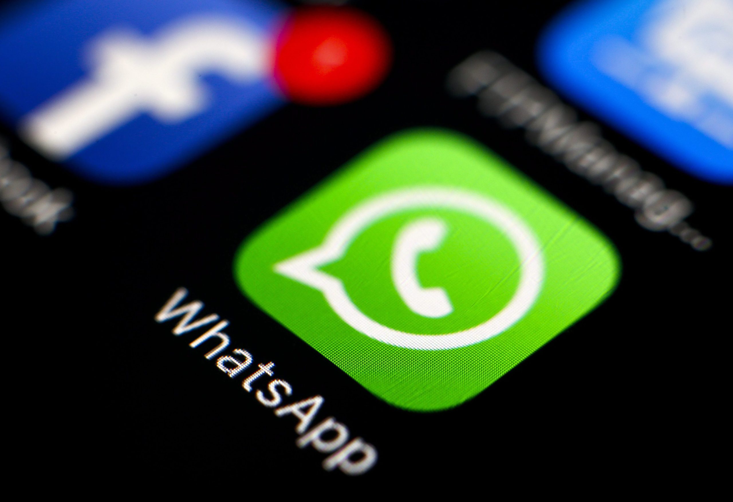 PJ alerta para contactos de crianças em grupos whatsapp com conteúdos pornográficos