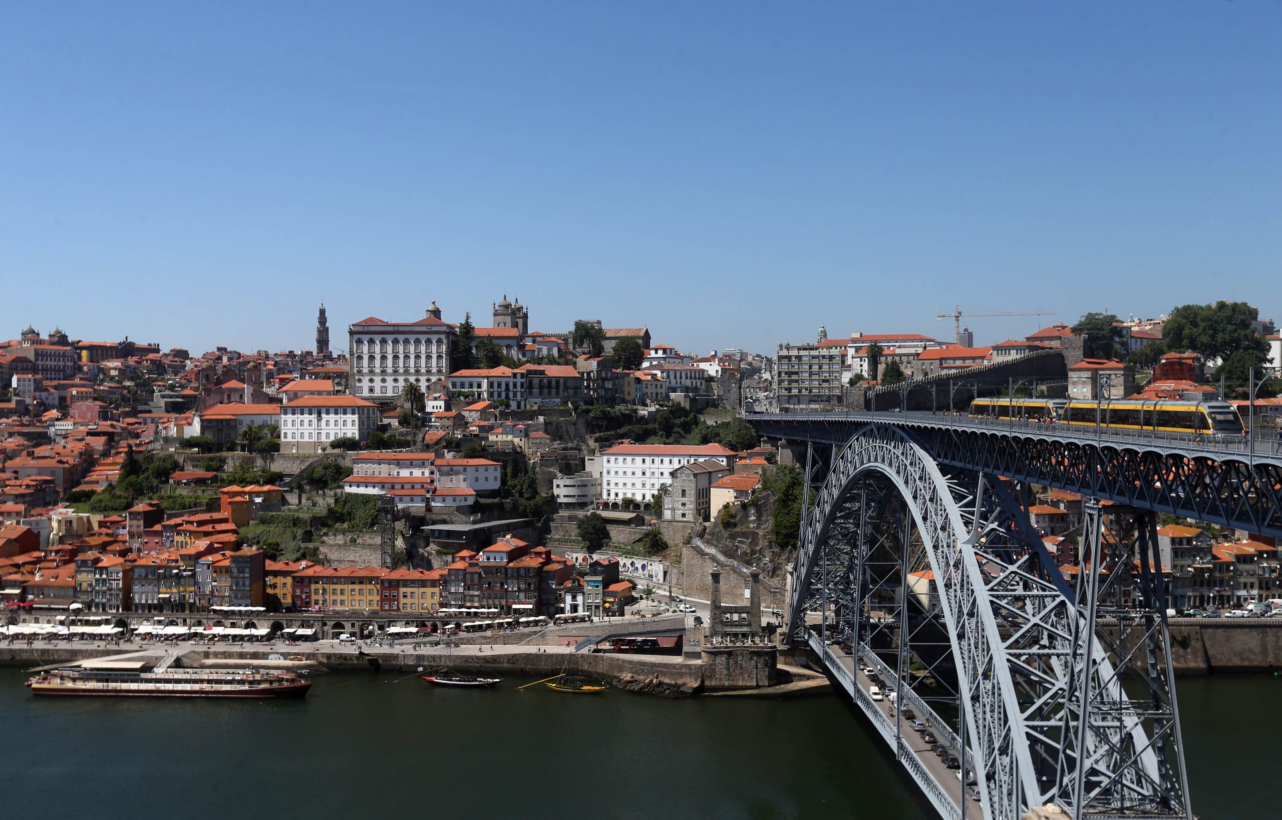 Proibido circular a pé na ponte Luiz I durante a noite de São João